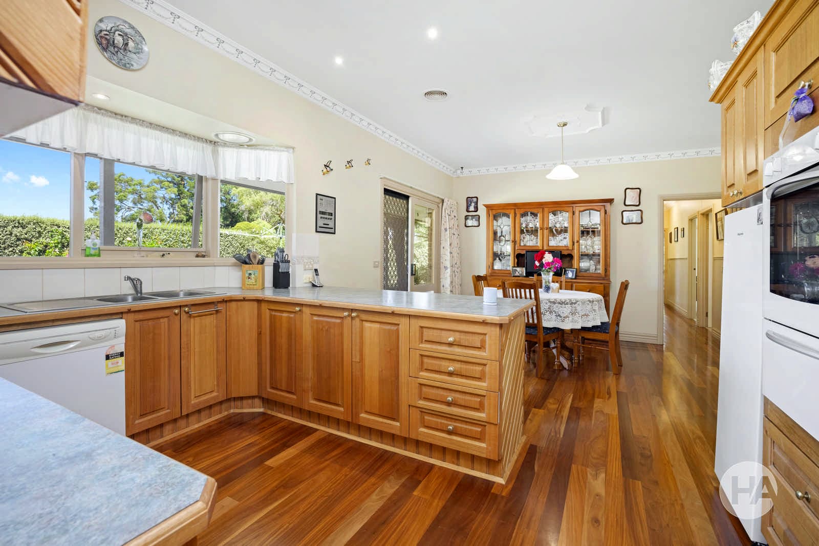 3 Kemp Crescent, SOMERVILLE, Somerville - Thumbnail 2