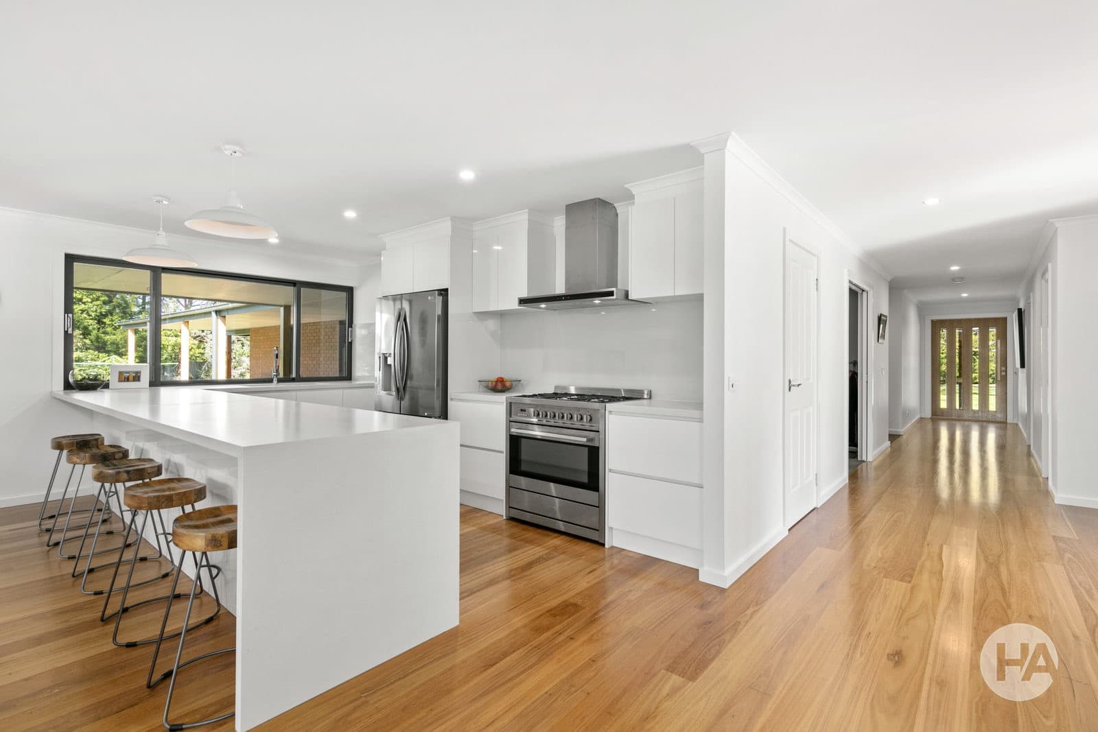 9 Clarke Close, SOMERVILLE, Somerville - Thumbnail 2