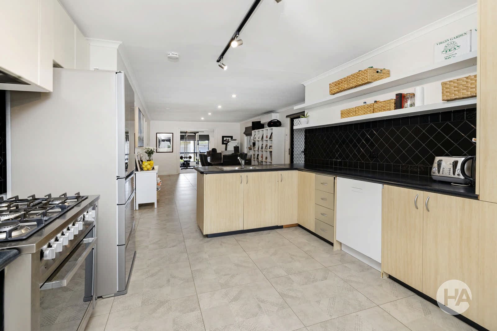 5 Olympic Parade, DROMANA, Lalor - Thumbnail 2