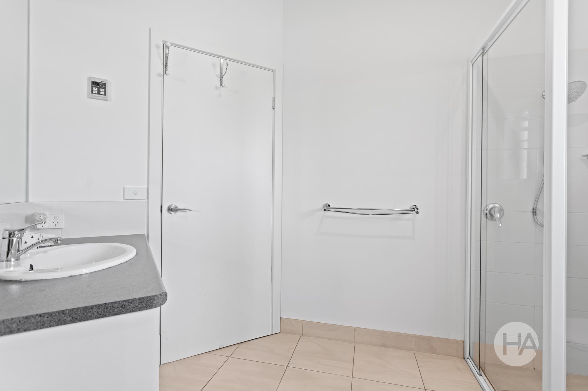 40 Peverill Crescent, WONTHAGGI, Wonthaggi - Thumbnail 6