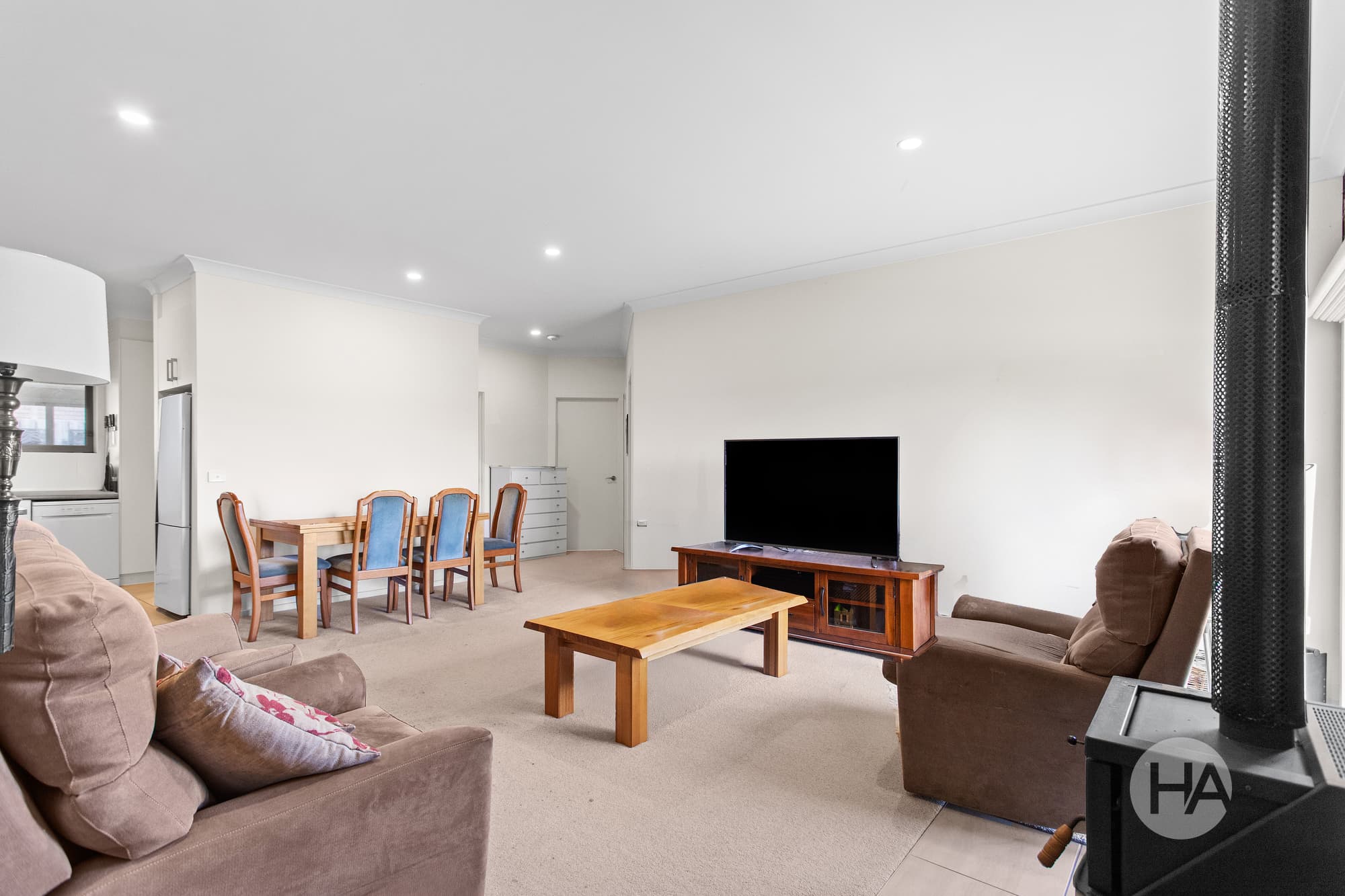 40 Peverill Crescent, WONTHAGGI, Wonthaggi - Thumbnail 3