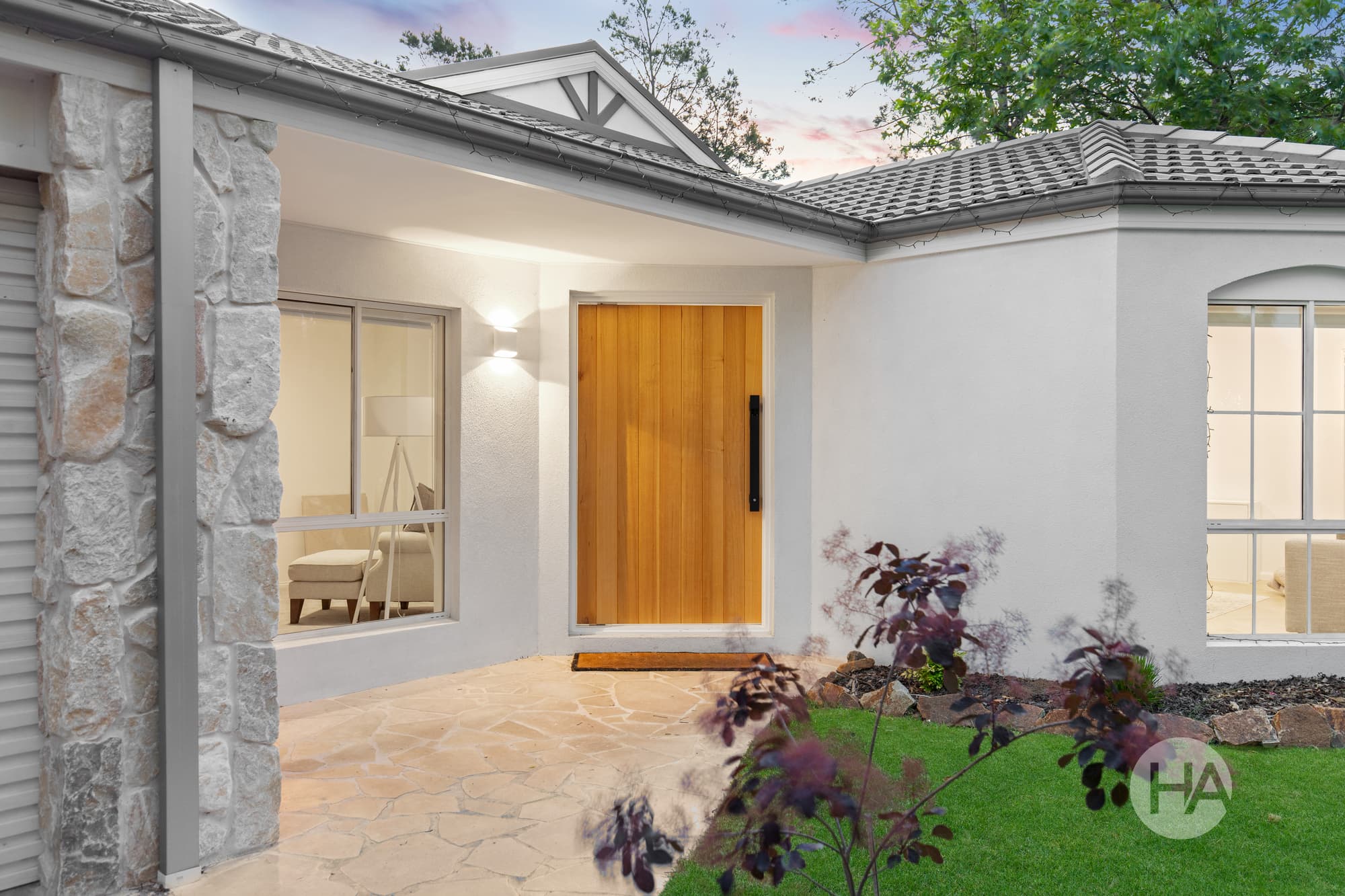 10 Manor House Drive, MORNINGTON, Mornington - Thumbnail 2