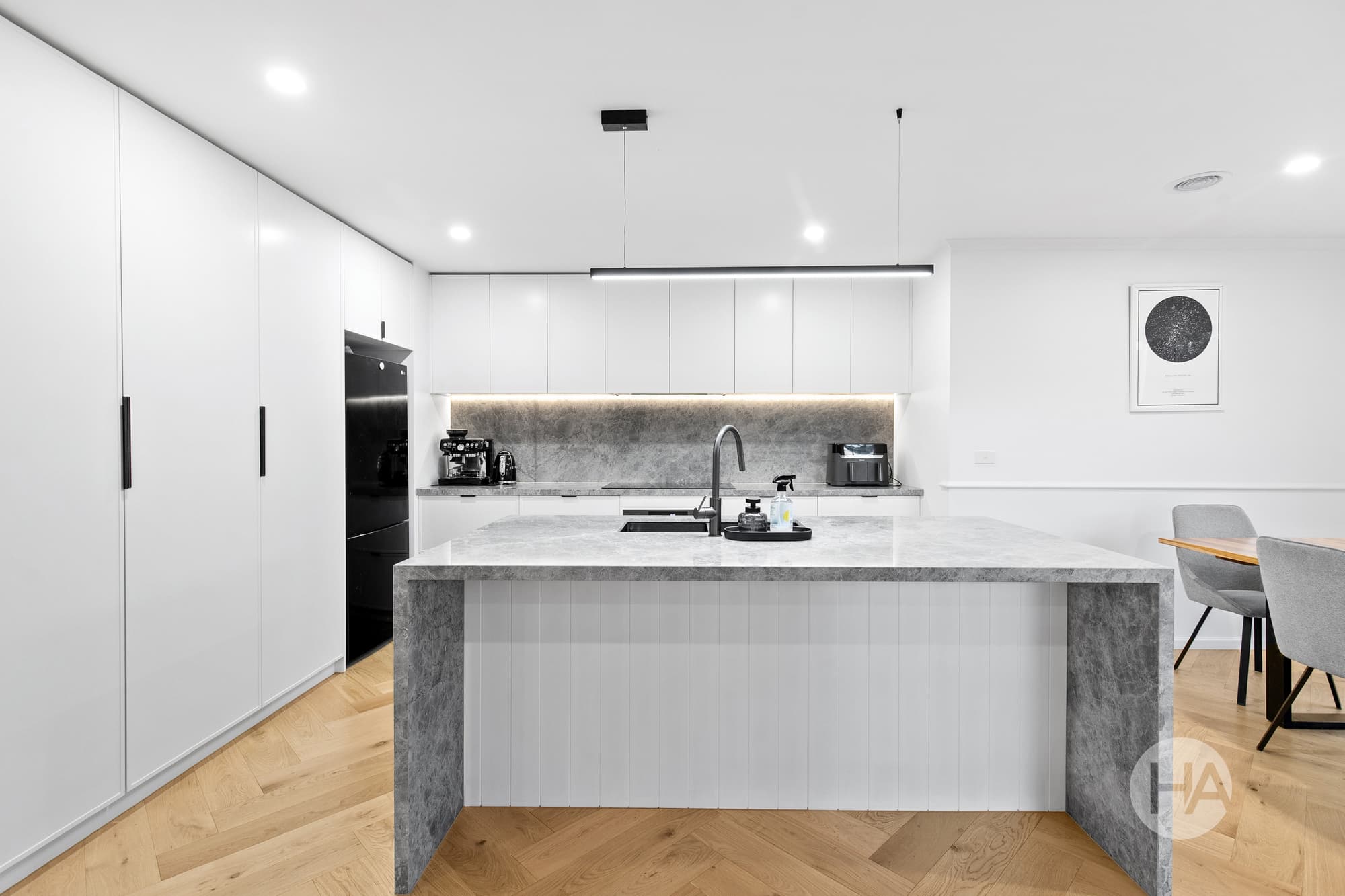 10 Manor House Drive, MORNINGTON, Mornington - Thumbnail 3