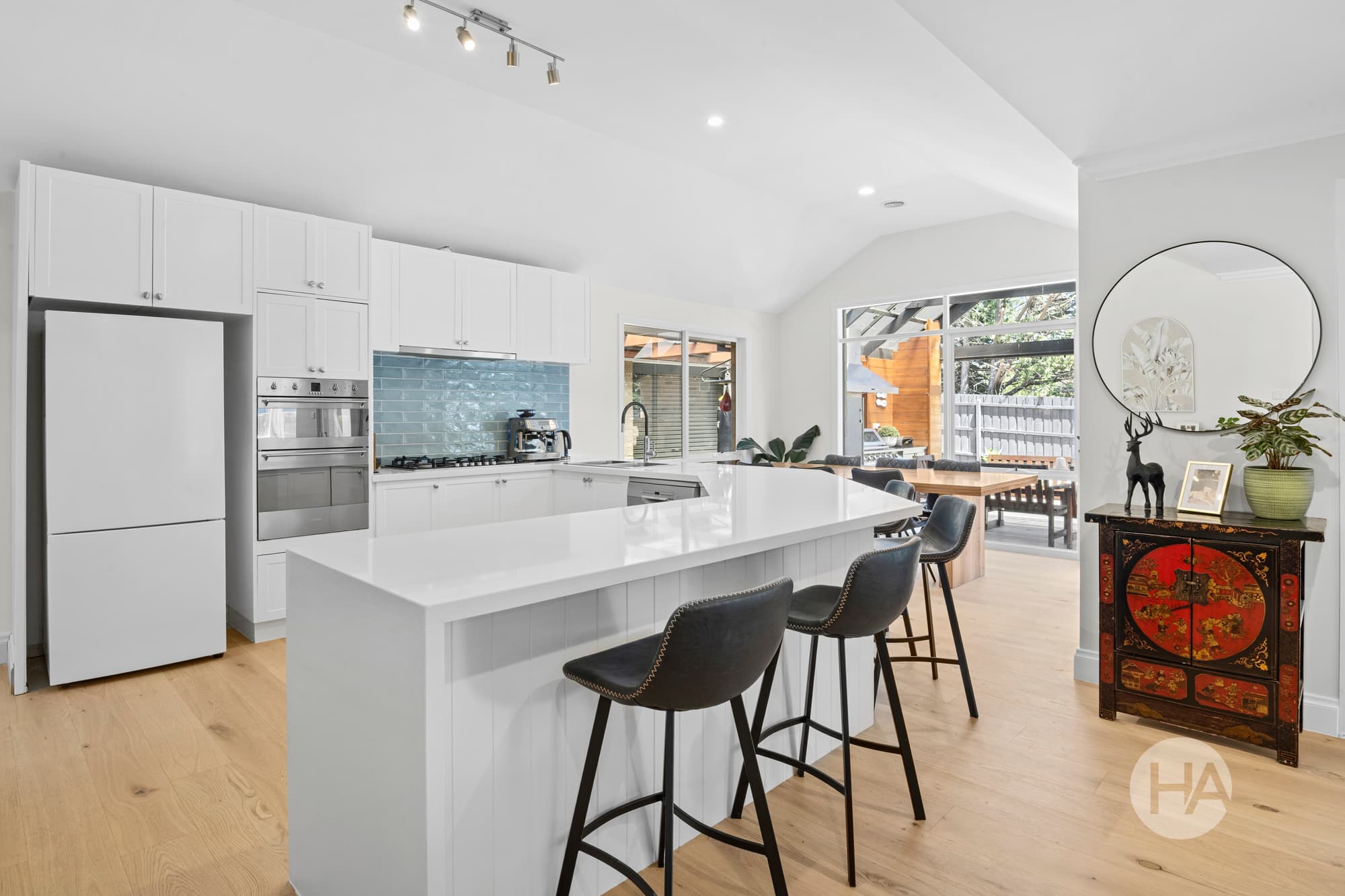 2 Shiraz Close, MOUNT MARTHA, Mount Martha - Thumbnail 4