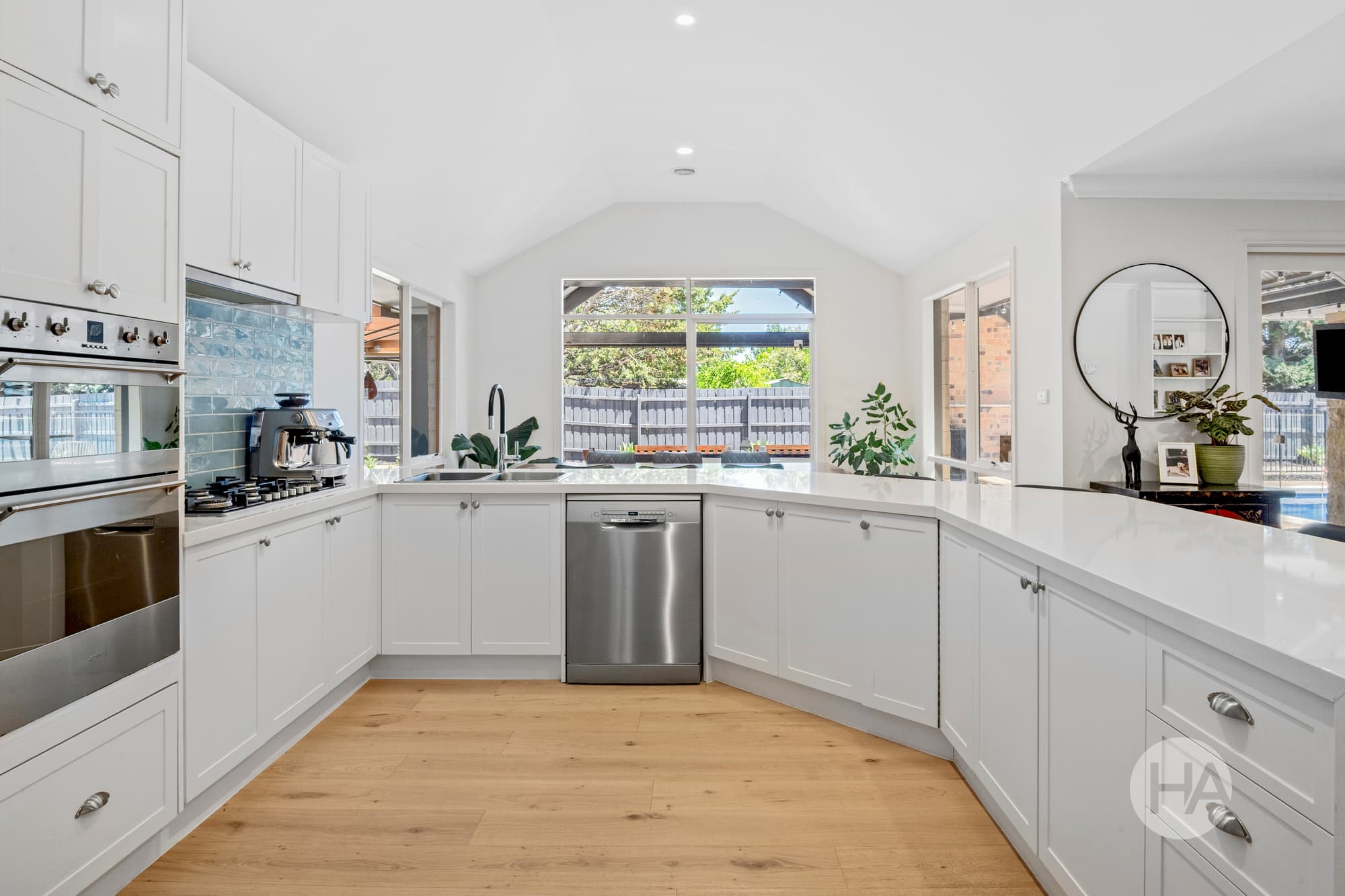 2 Shiraz Close, MOUNT MARTHA, Mount Martha - Thumbnail 3