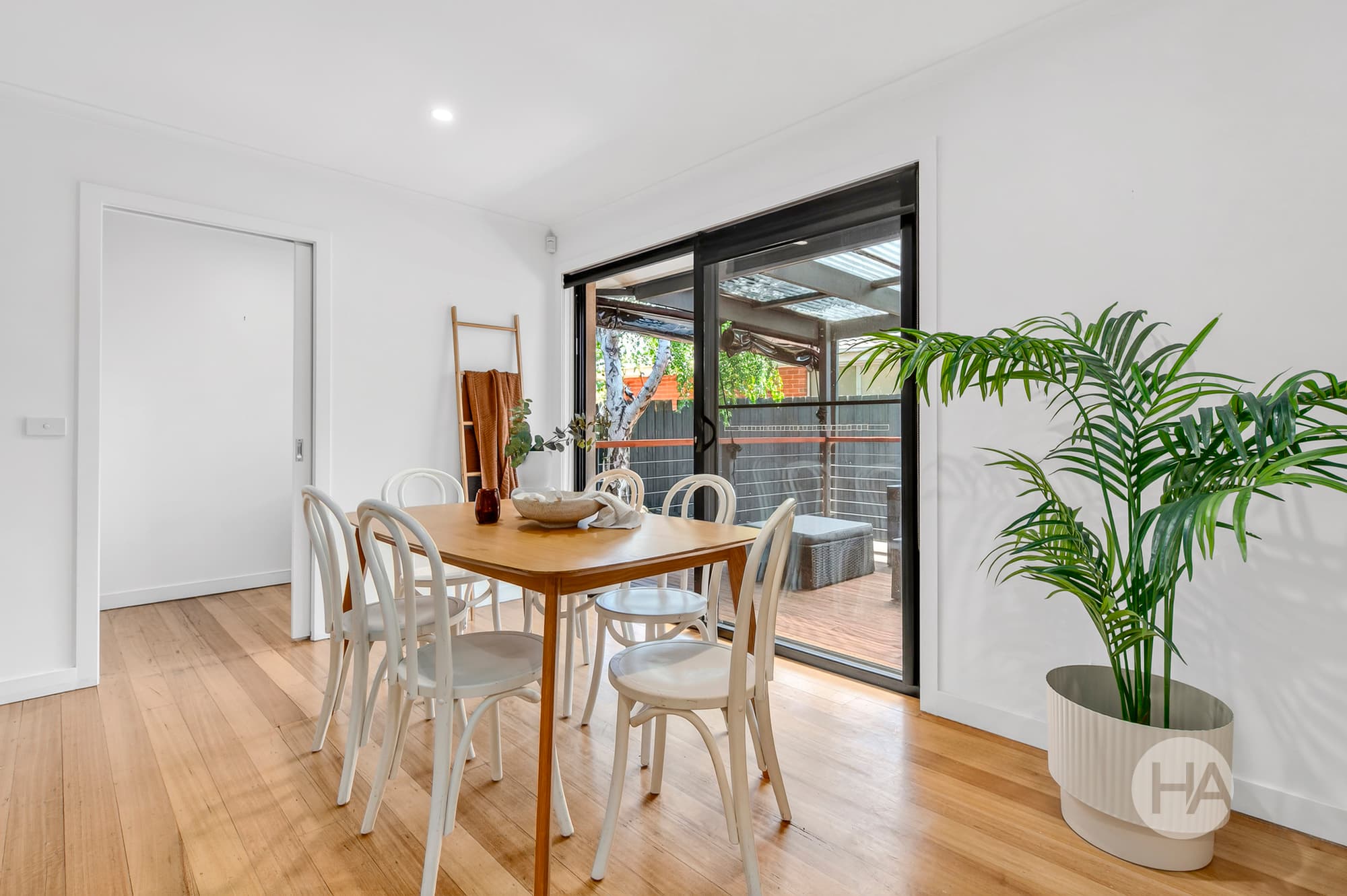 14 Illowa Street, MORNINGTON, Mornington - Thumbnail 3