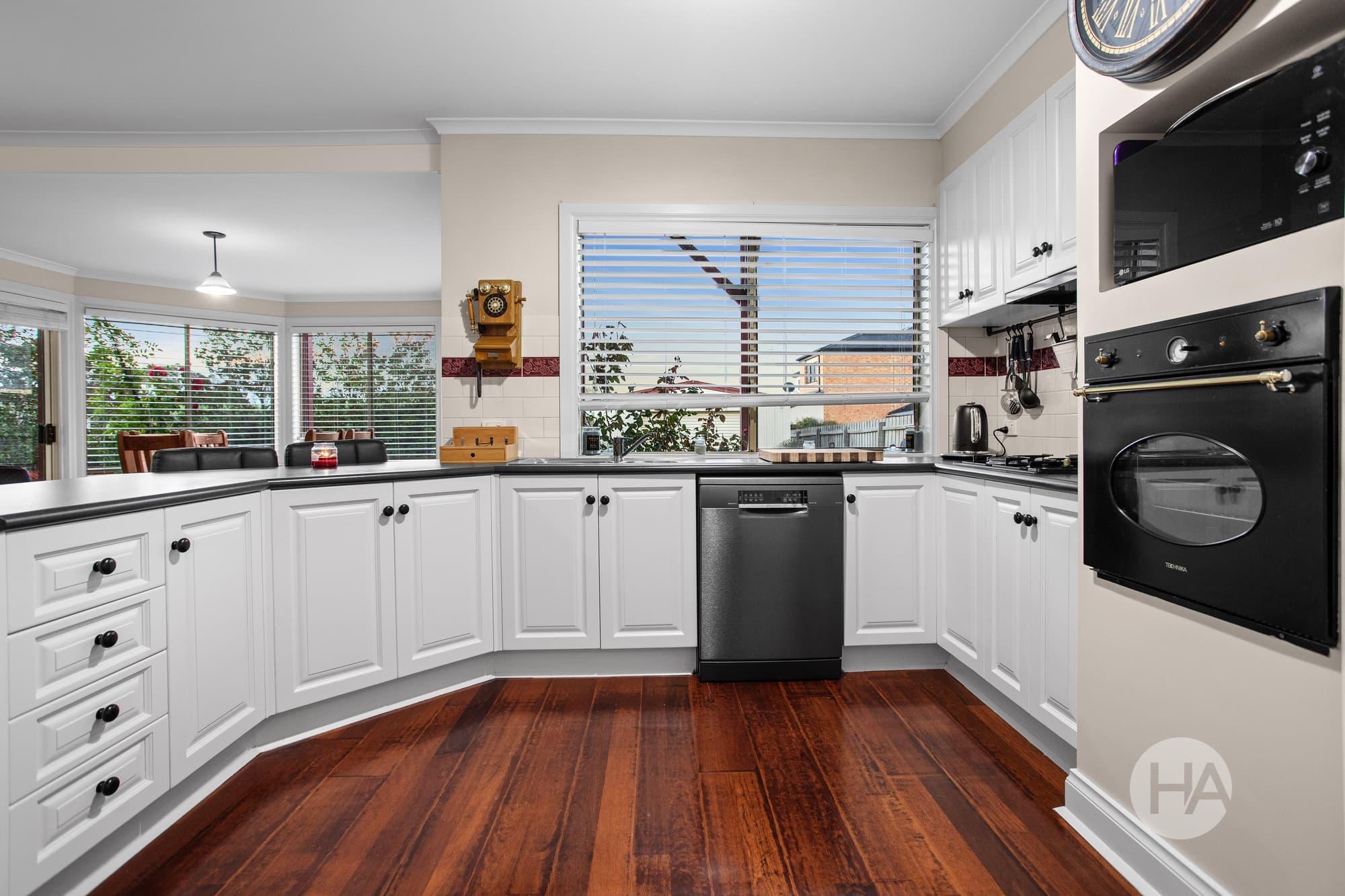 26 Sweet Wattle Place, SOMERVILLE, Somerville - Thumbnail 2