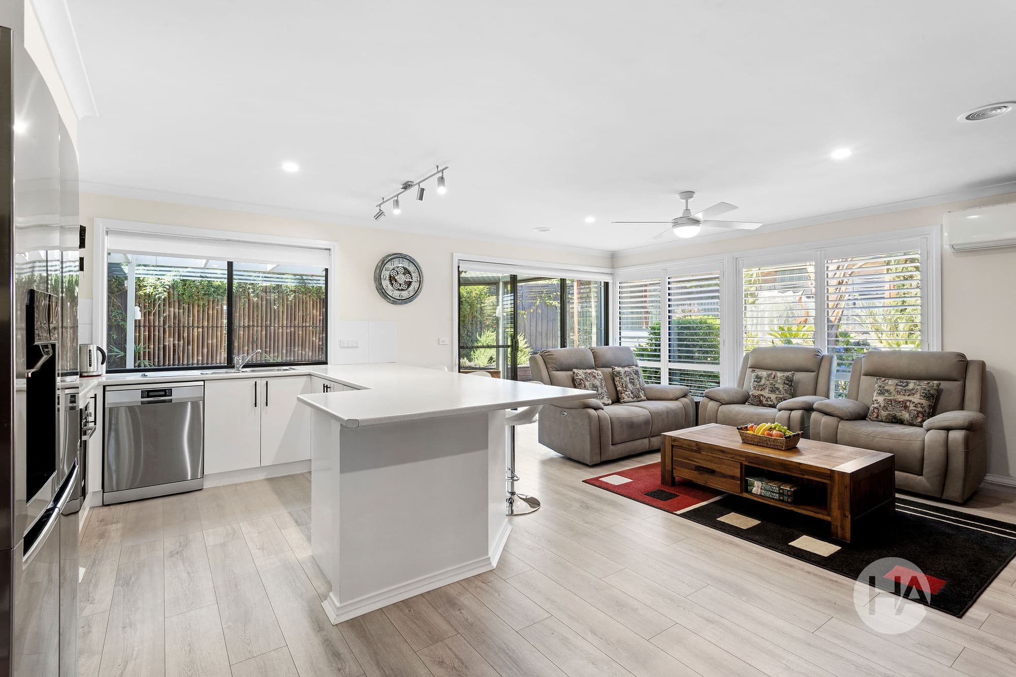28 Moorhead Avenue, MORNINGTON, Mornington - Thumbnail 4