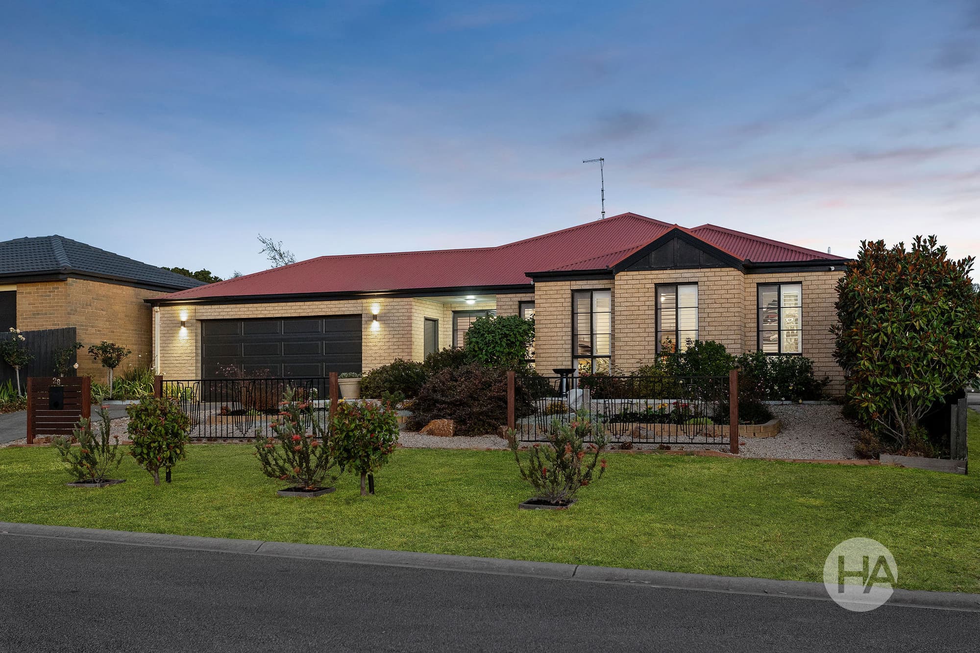 28 Moorhead Avenue, MORNINGTON, Mornington - Image 1