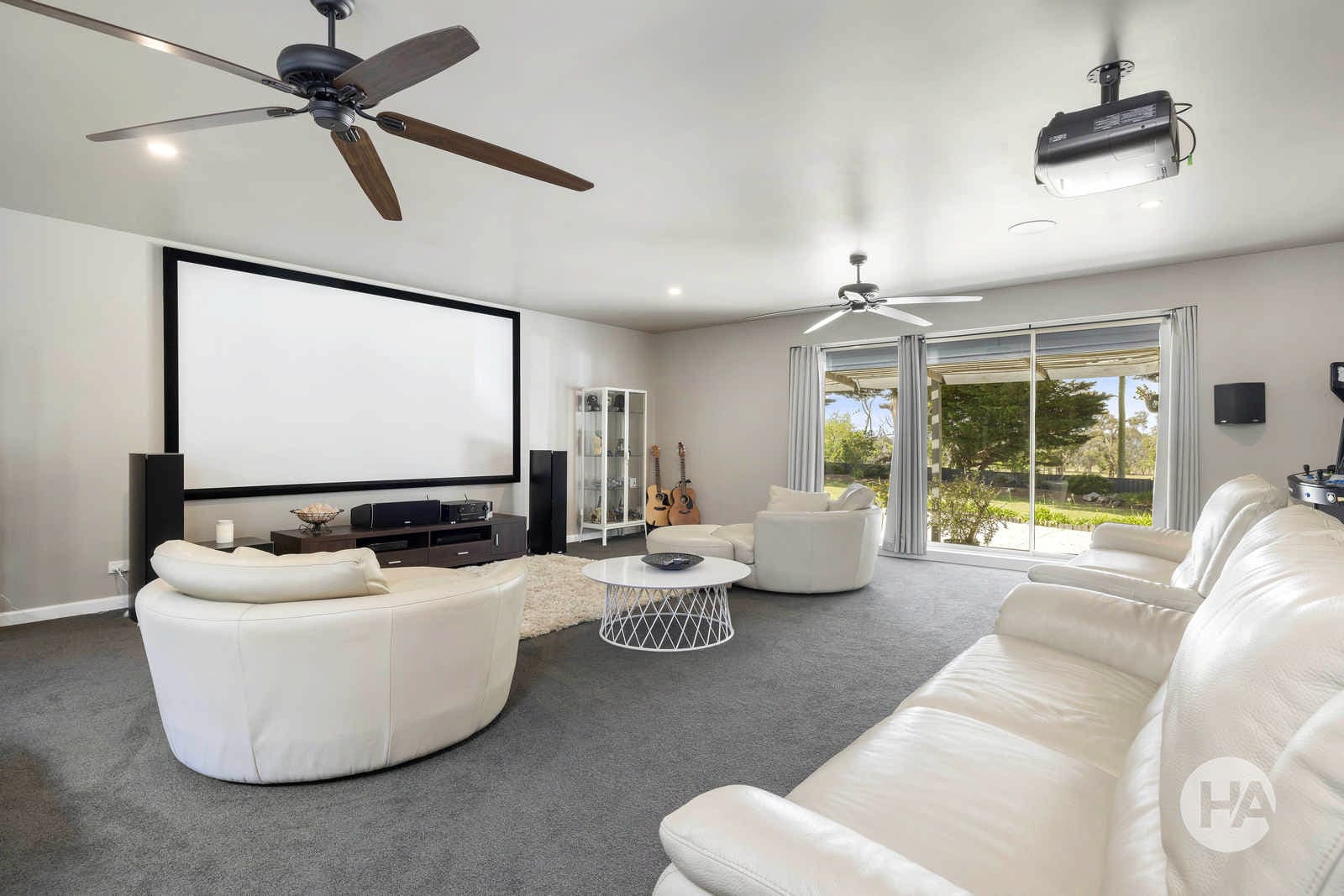 1 & 1a Valencia Rise, TYABB, Fawkner - Thumbnail 6