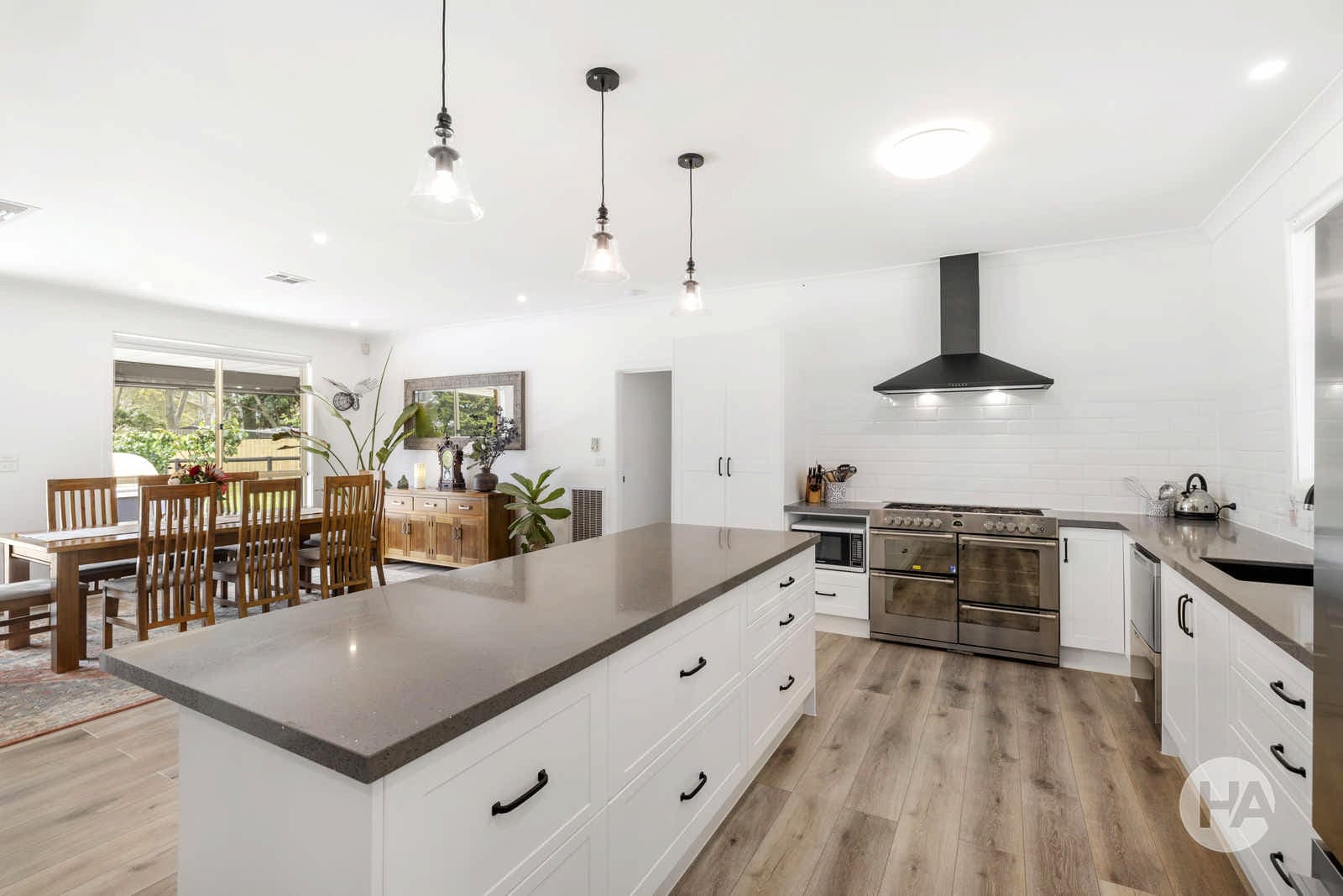 4 Bushbury Court, SOMERVILLE, Somerville - Thumbnail 2