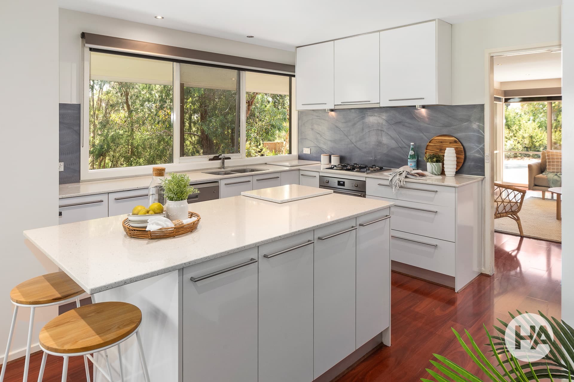17 Dumossa Avenue, ROSEBUD, Rosebud - Thumbnail 2