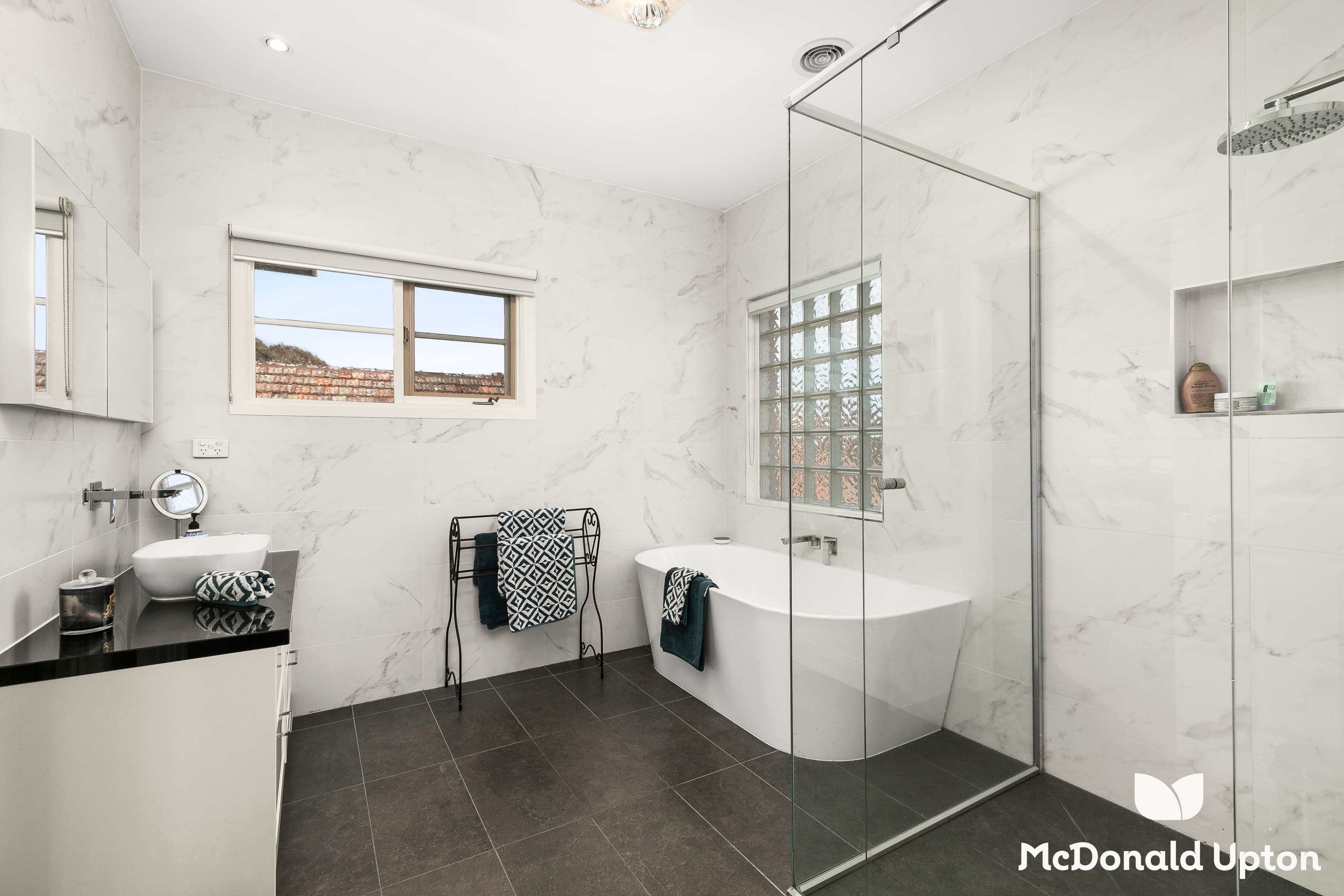 6 Houston Avenue, STRATHMORE VIC 3041, Strathmore - Thumbnail 7