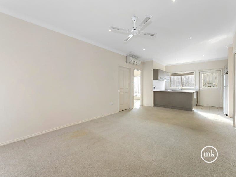 1/877 Plenty Road, South Morang, South Morang - Thumbnail 2