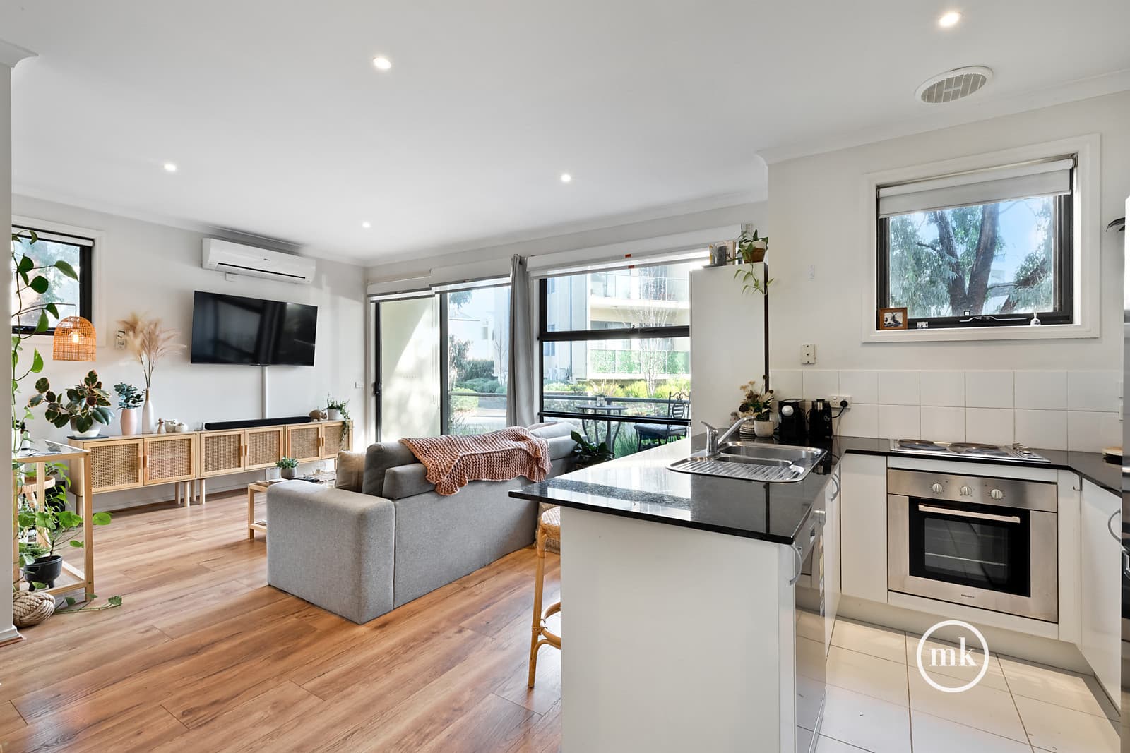 1/30 Diamond Boulevard, Greensborough, Greensborough - Thumbnail 4