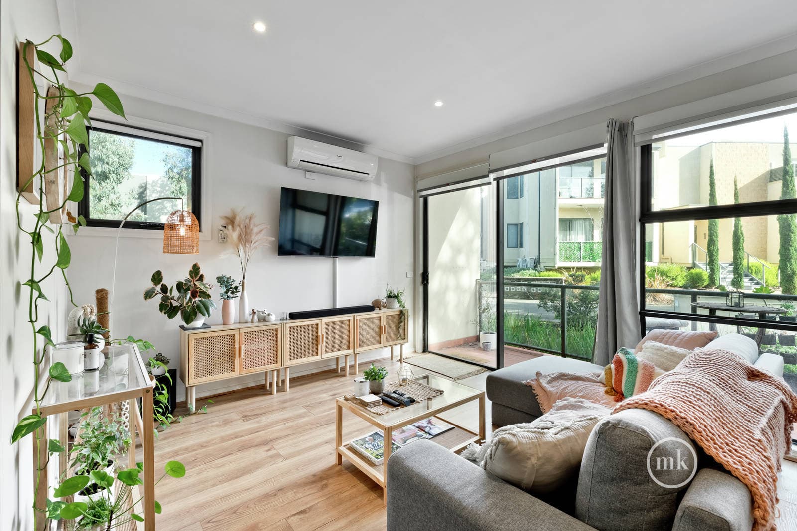1/30 Diamond Boulevard, Greensborough, Greensborough - Thumbnail 3