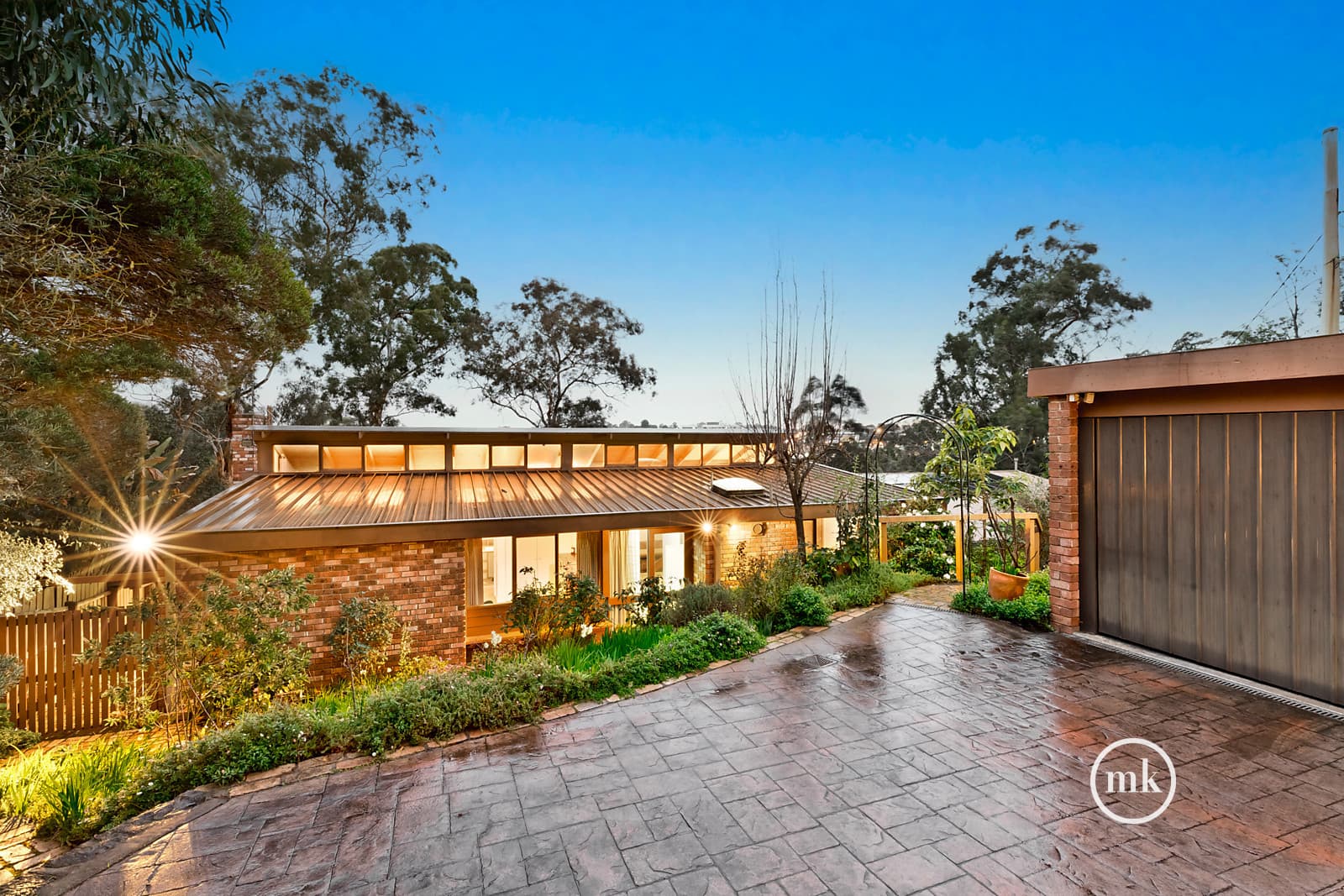 32 Delfin Crescent, Greensborough, Greensborough - Thumbnail 2