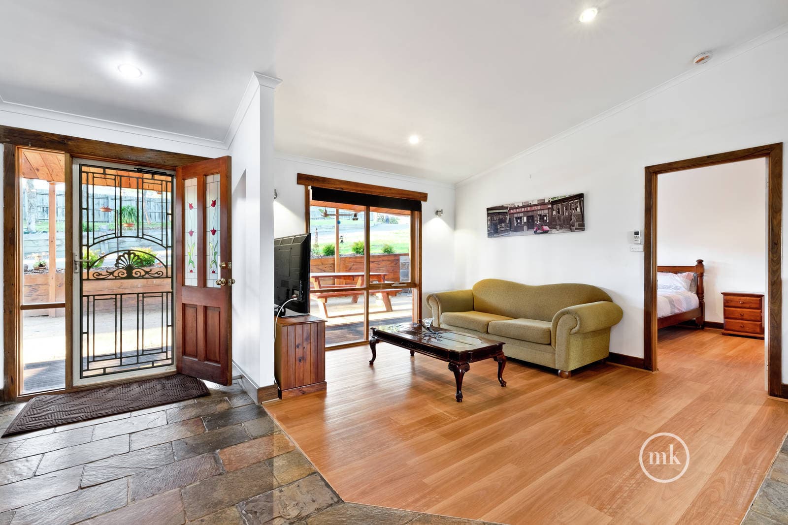 6 Curtain Road, Hurstbridge, Hurstbridge - Thumbnail 4