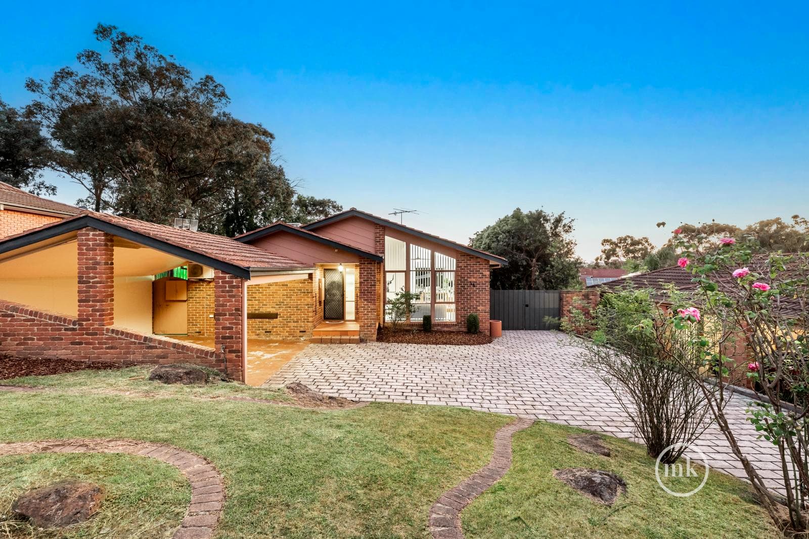 18 Kingsbury Court, Diamond Creek, Diamond Creek - Thumbnail 2