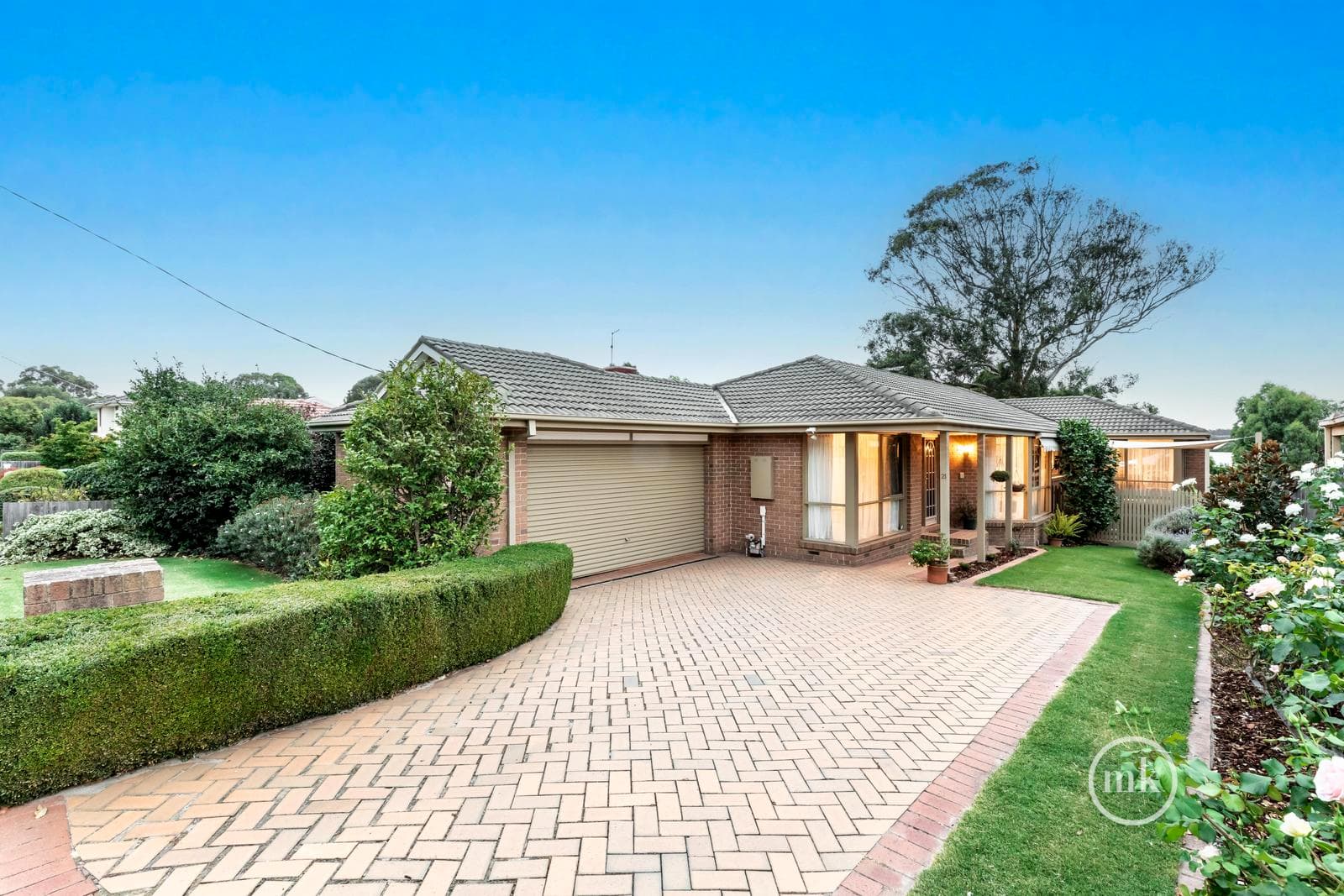 21 Collendina Crescent, Greensborough, Greensborough - Thumbnail 2
