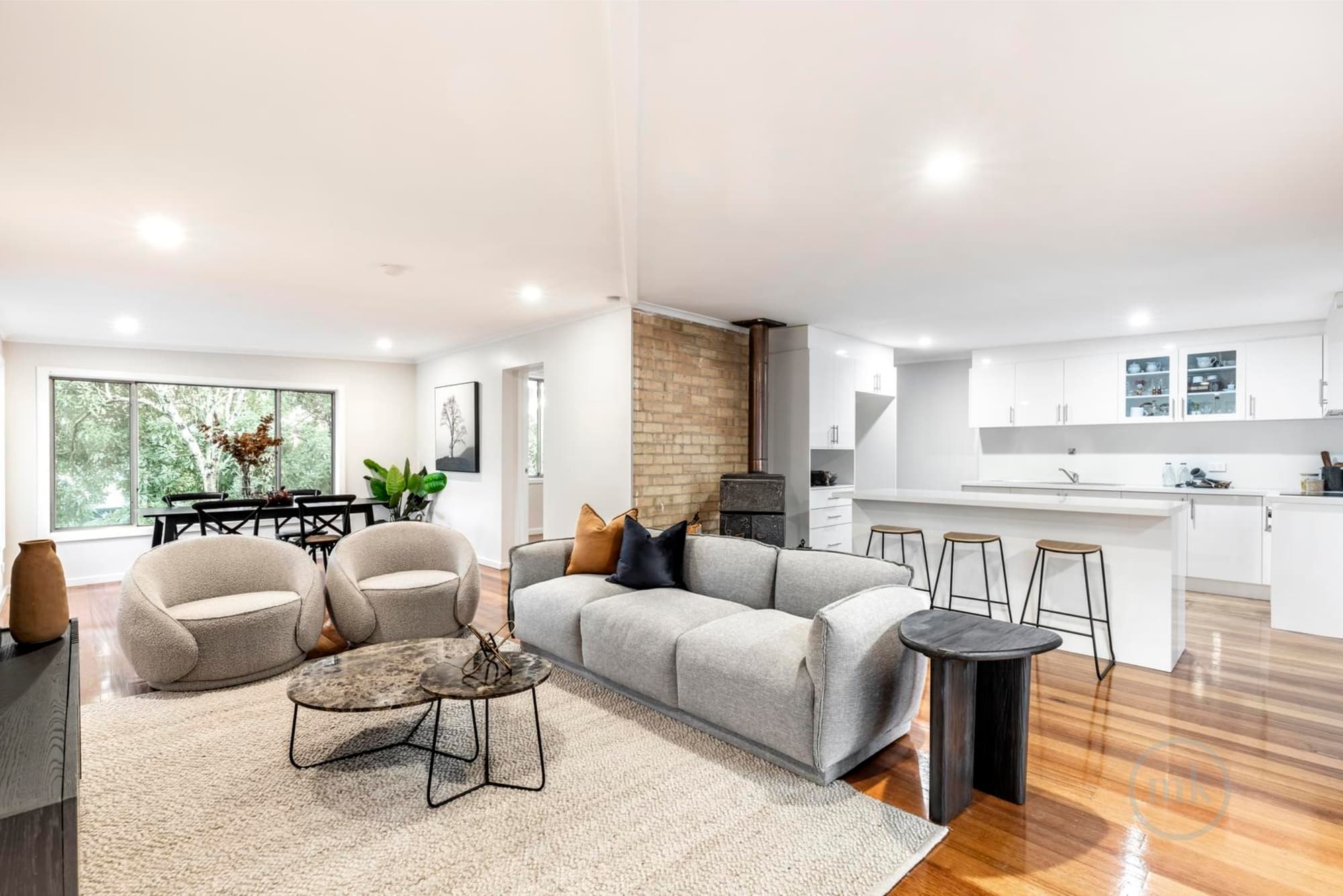 40 Phipps Crescent, Diamond Creek, Diamond Creek - Thumbnail 2