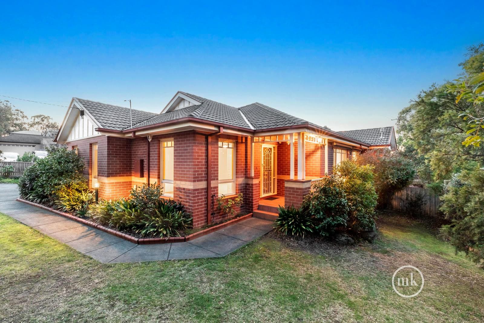19 Crest Street, Greensborough, Greensborough - Thumbnail 3