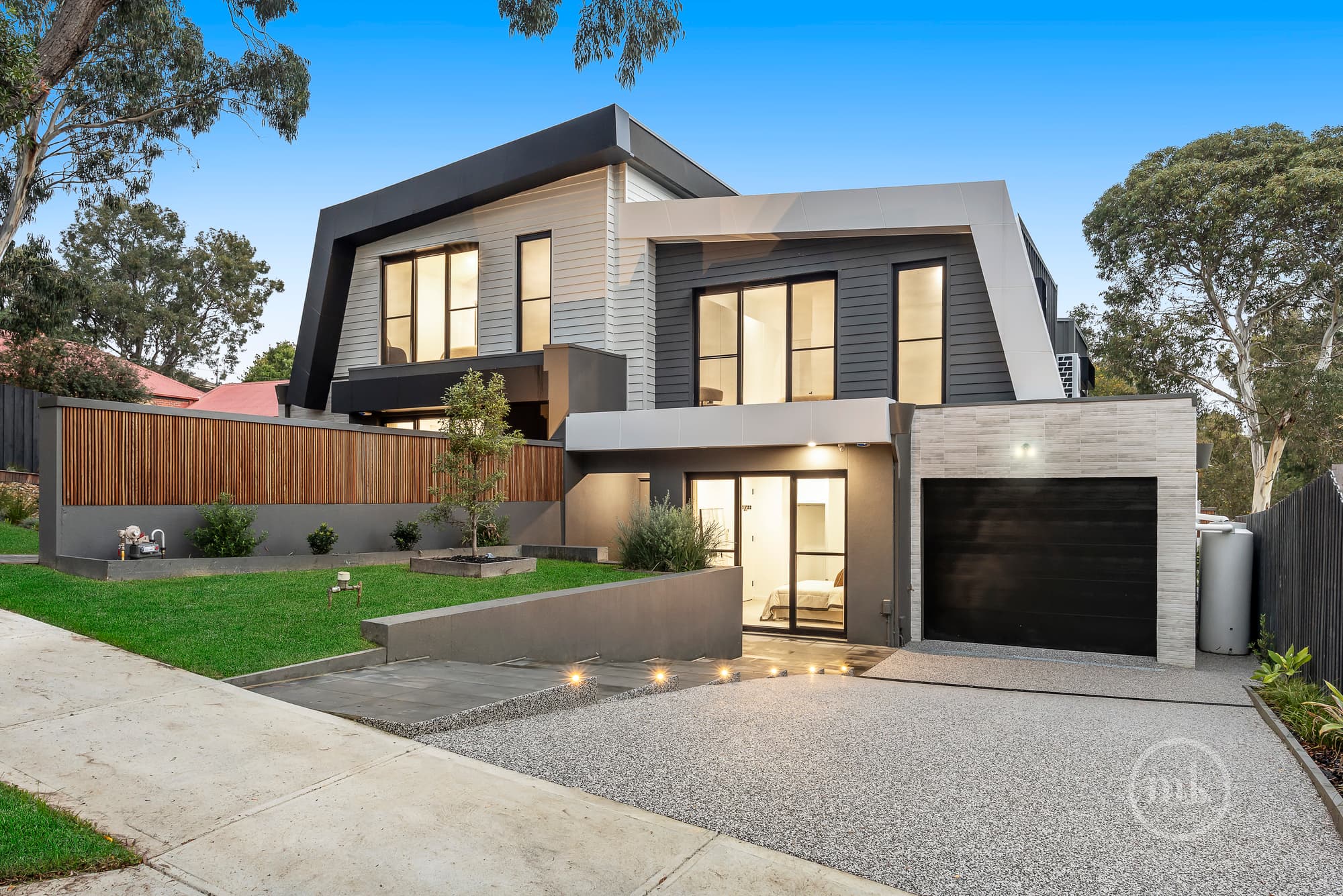1-3/22 River Street, Briar Hill, Briar Hill - Thumbnail 2