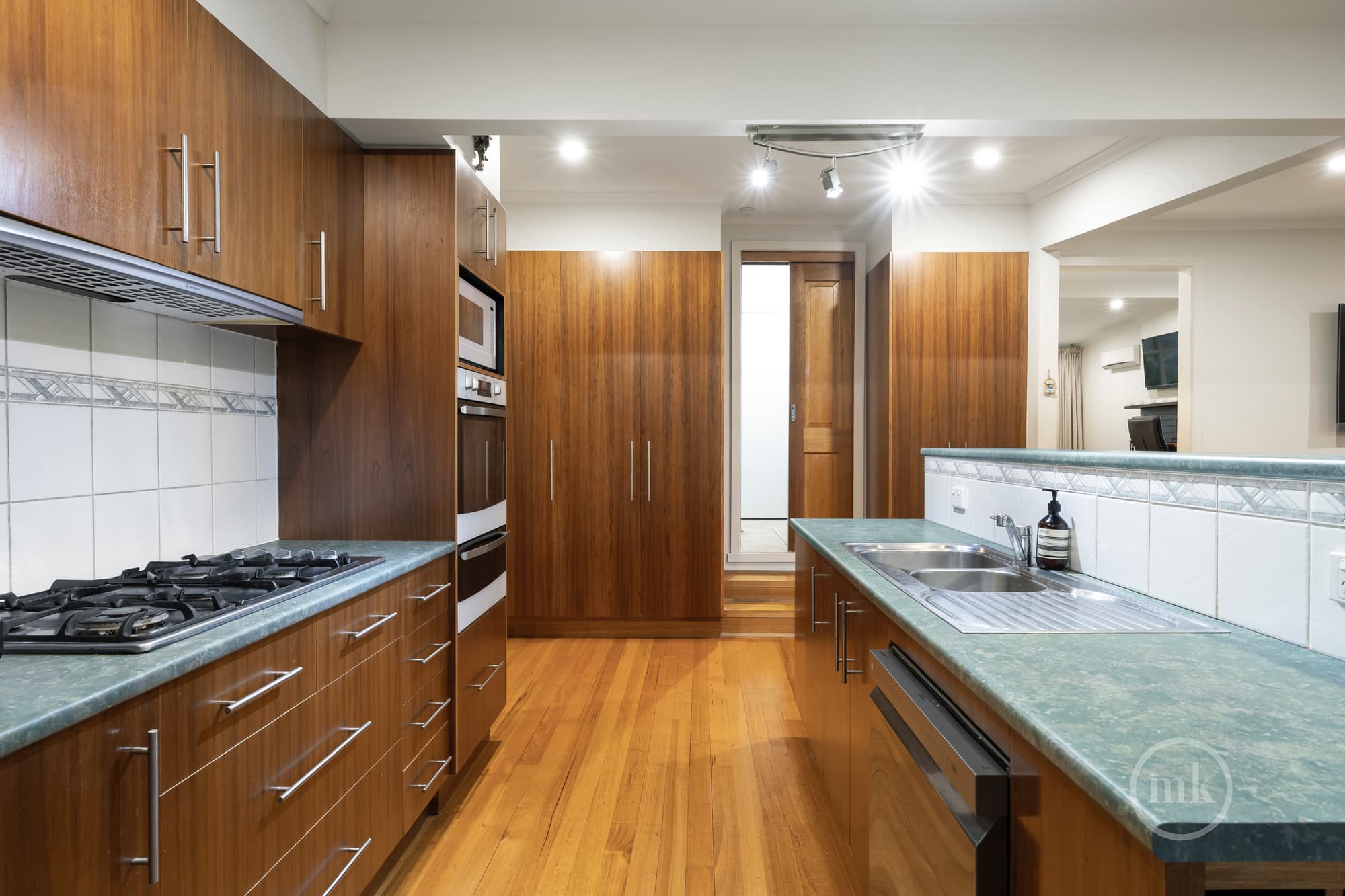 9 Haley Street, Diamond Creek, Diamond Creek - Thumbnail 4