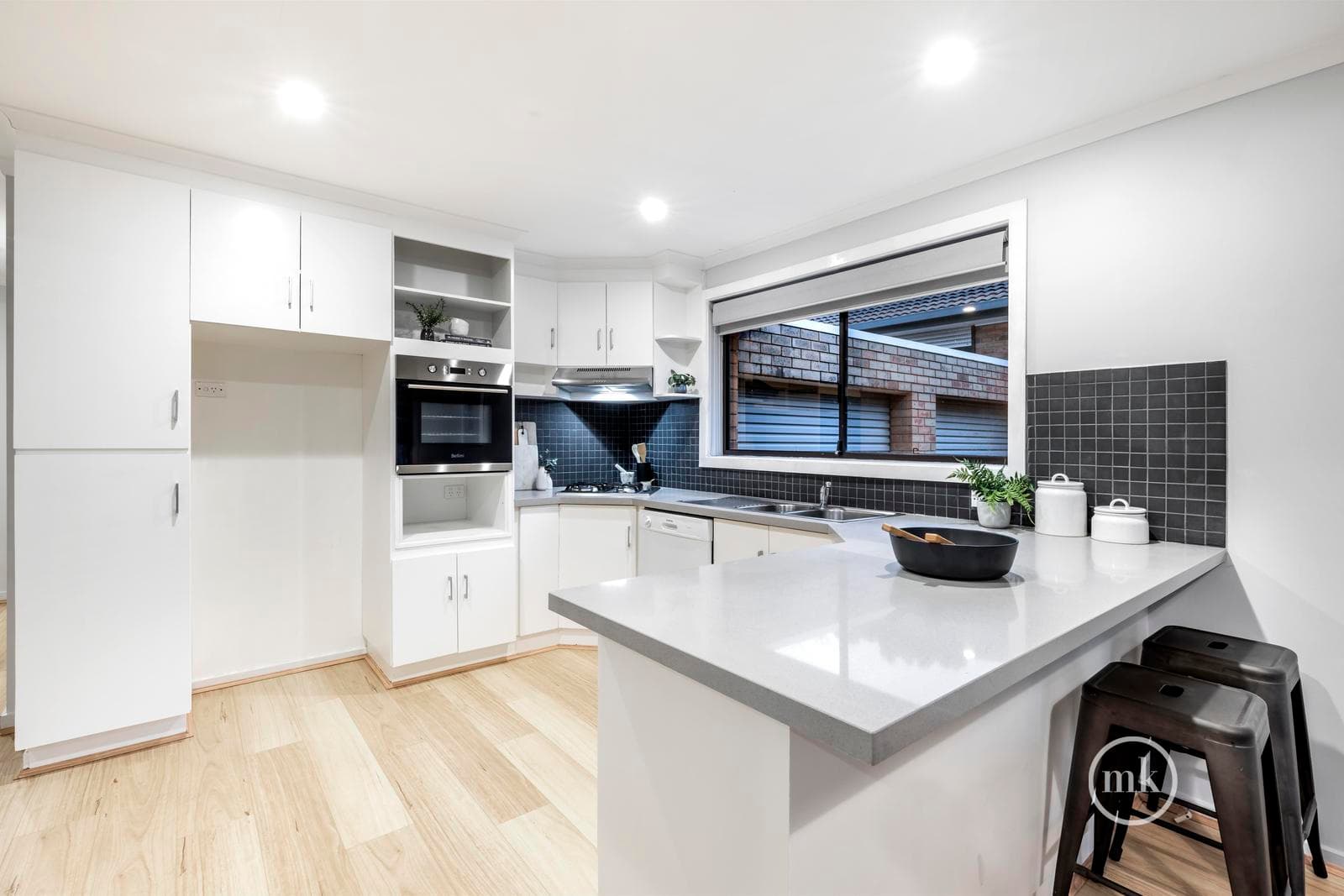 2/98 Brougham Street, Eltham, Eltham - Thumbnail 3