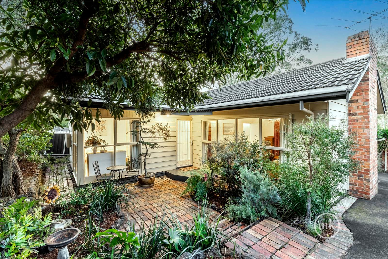 1/211 Nepean Street, Greensborough, Greensborough - Thumbnail 2