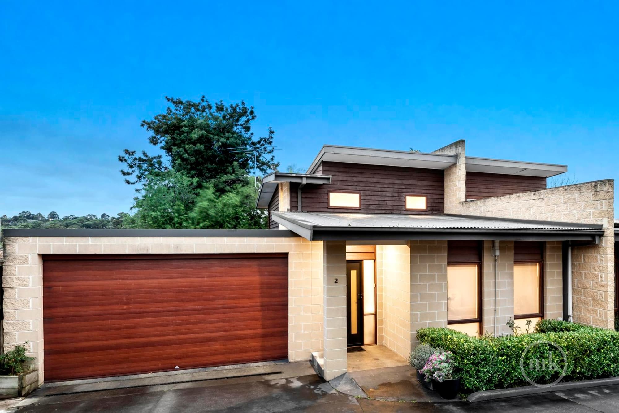 2/9 Warwick Road, Greensborough, Greensborough - Thumbnail 2