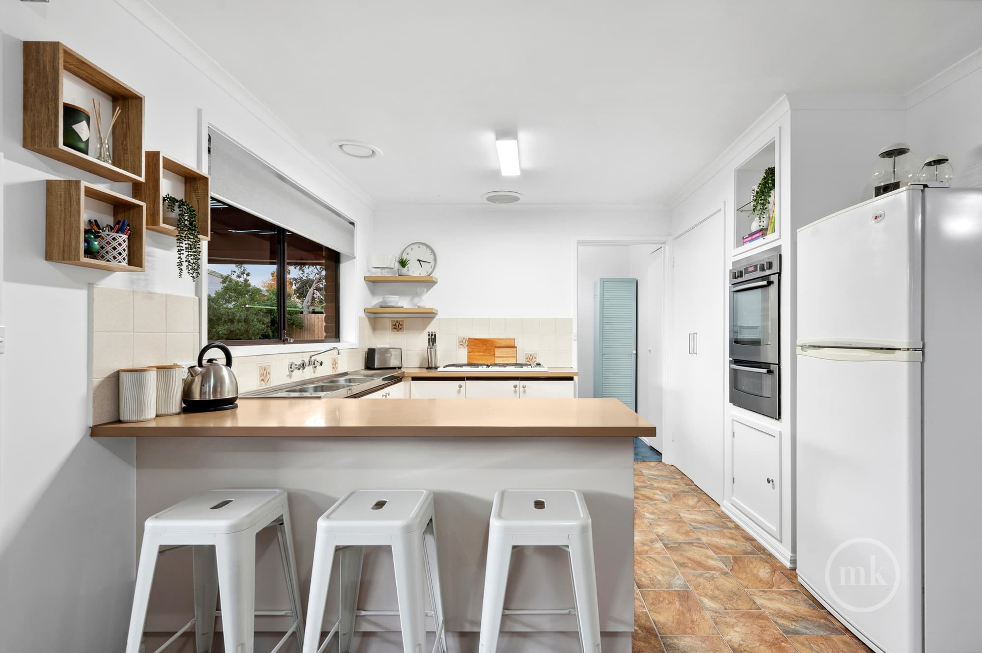 329 Yallambie Road, Yallambie, Mill Park - Thumbnail 6