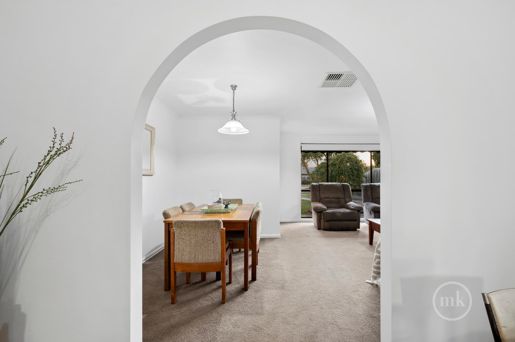 329 Yallambie Road, Yallambie, Mill Park - Thumbnail 4