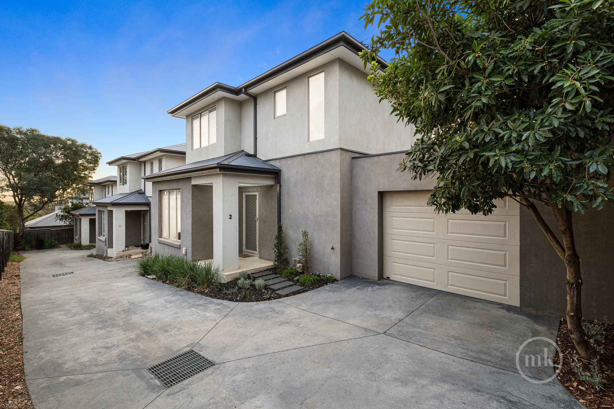 2/129 Mountain View Road, Briar Hill, Briar Hill - Thumbnail 2