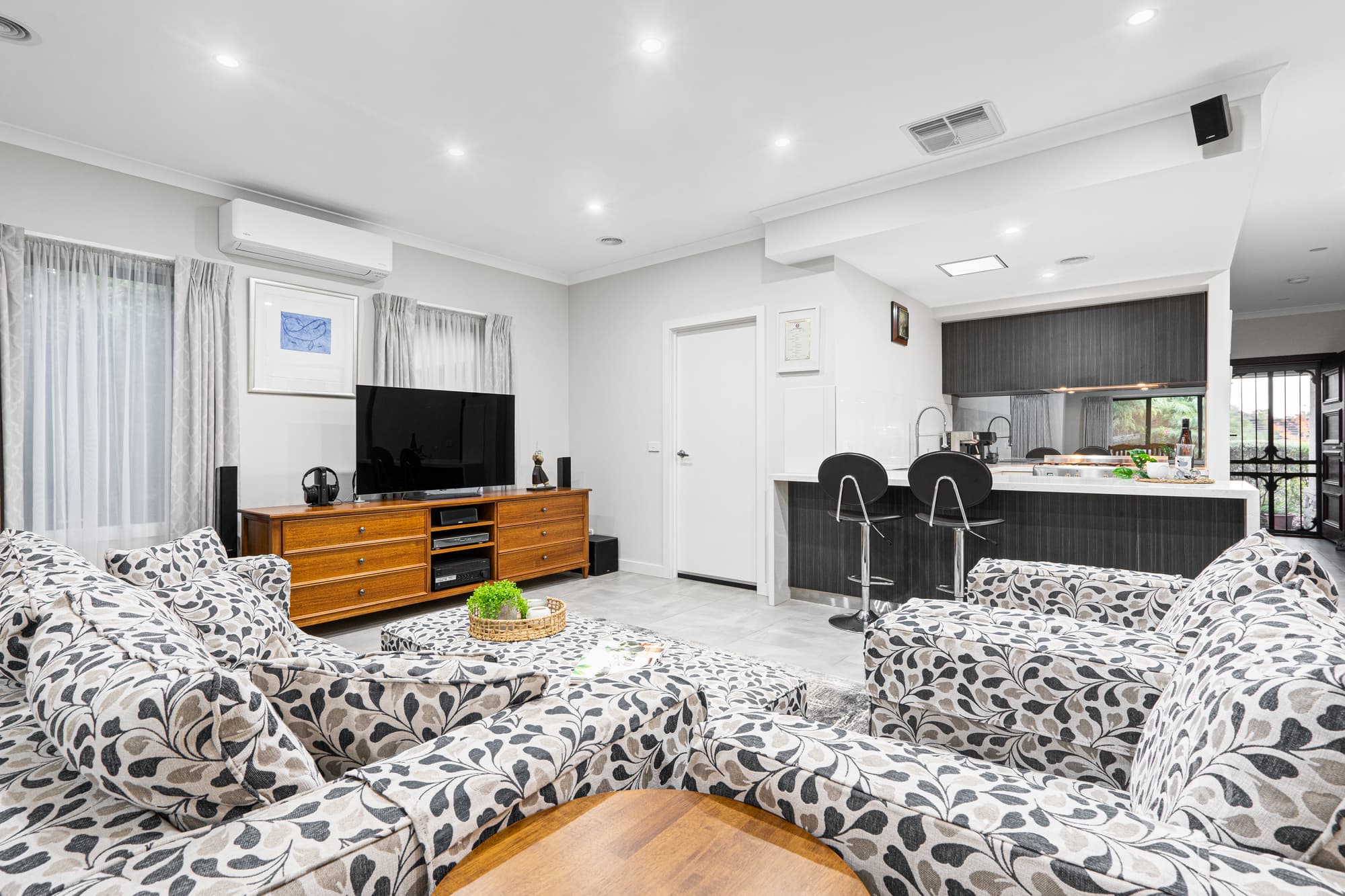 1/8 Essex Street, Briar Hill, Briar Hill - Thumbnail 3
