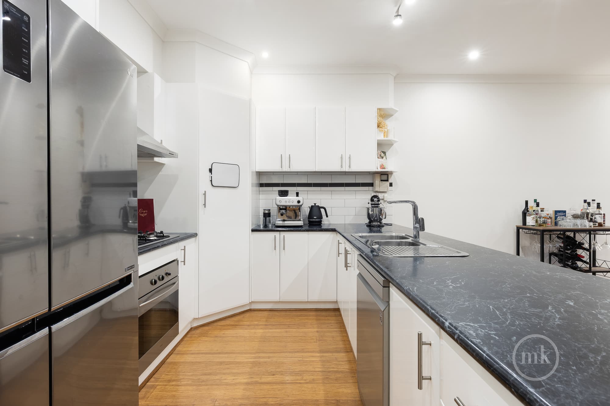 20 Diamond Boulevard, Greensborough, Greensborough - Thumbnail 3
