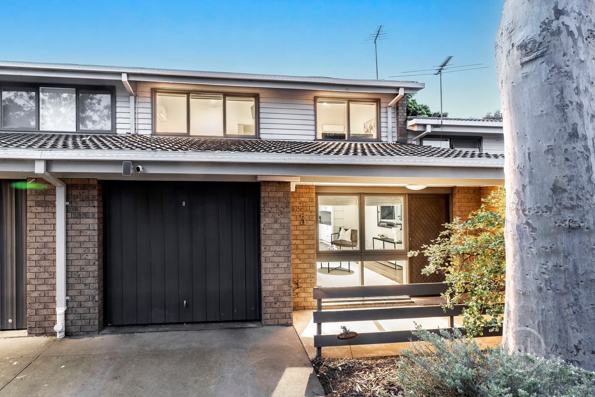 3/12 Parkview Avenue, Greensborough, Greensborough - Thumbnail 2