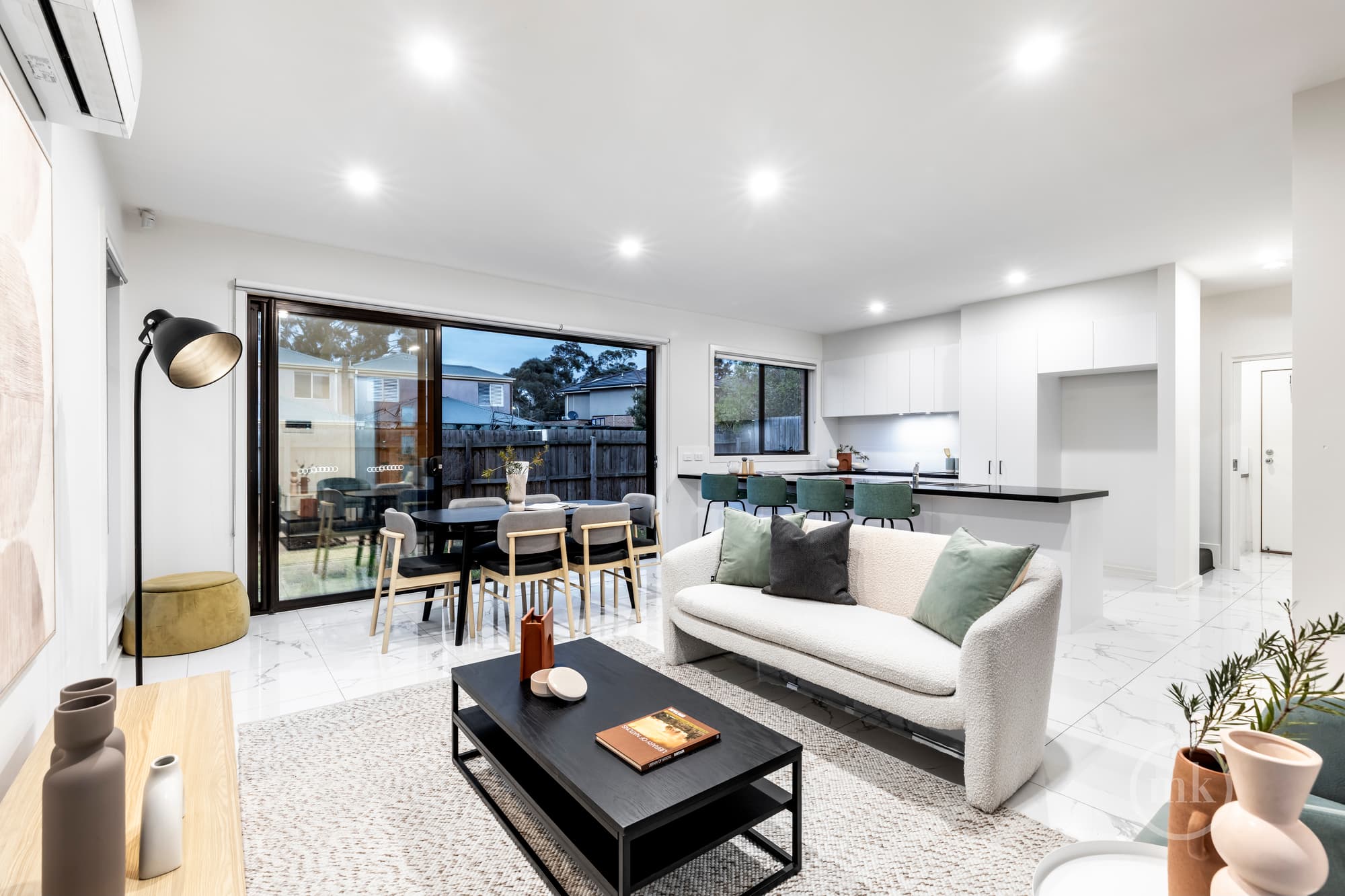 2/10 Kelvin Grove, South Morang, South Morang - Thumbnail 3