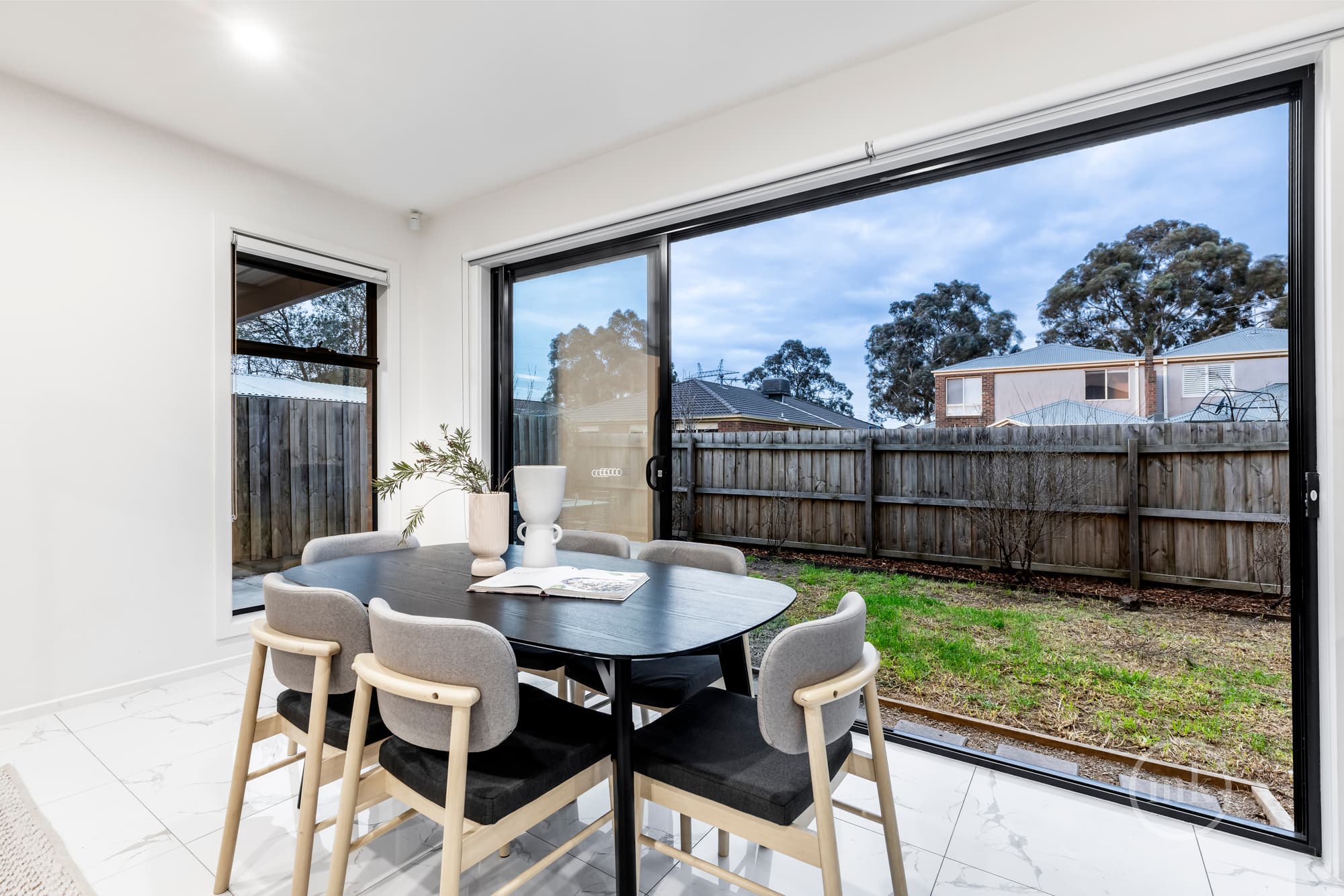 2/10 Kelvin Grove, South Morang, South Morang - Thumbnail 4