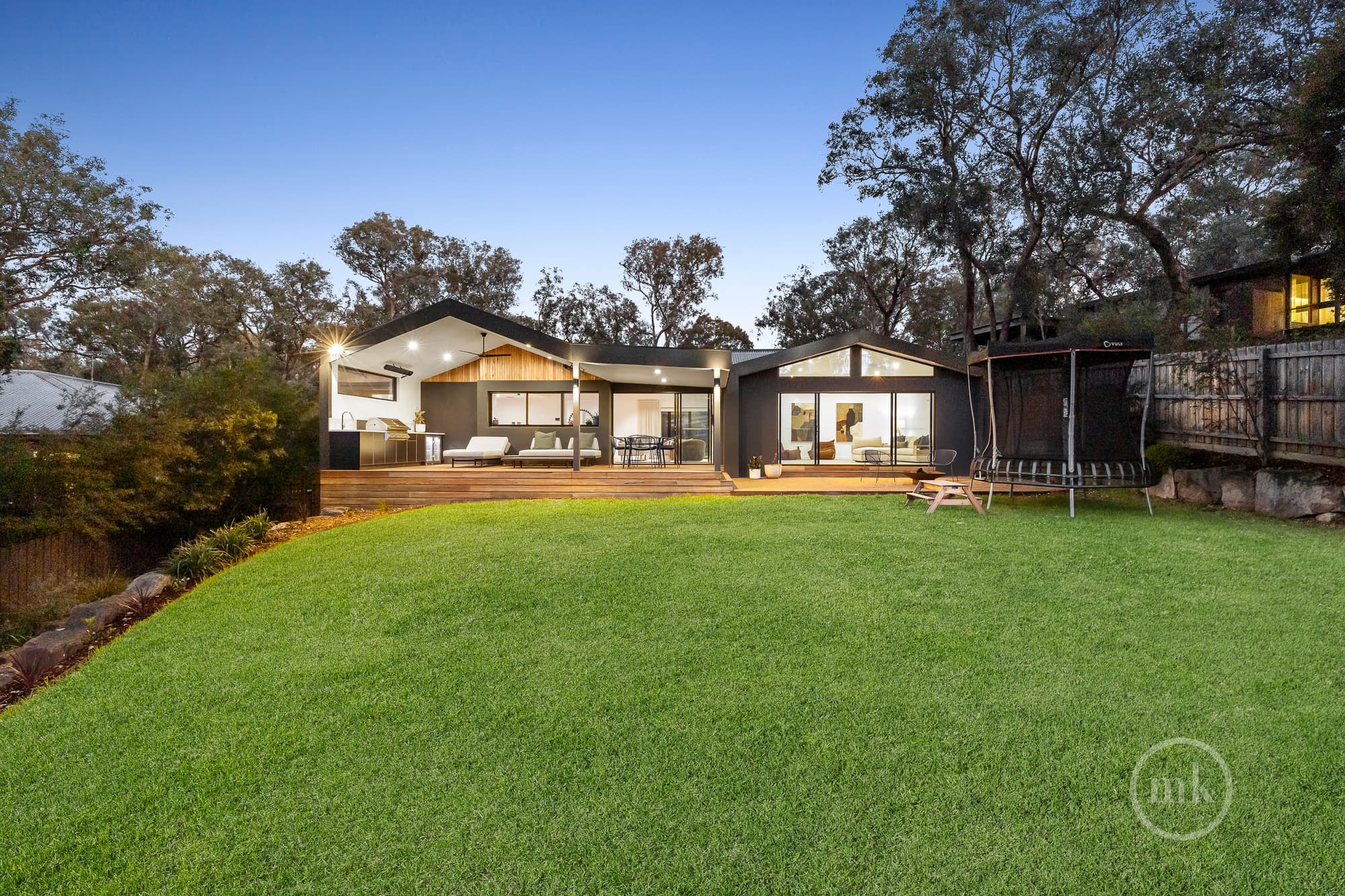 Eltham North, Eltham North - Thumbnail 3