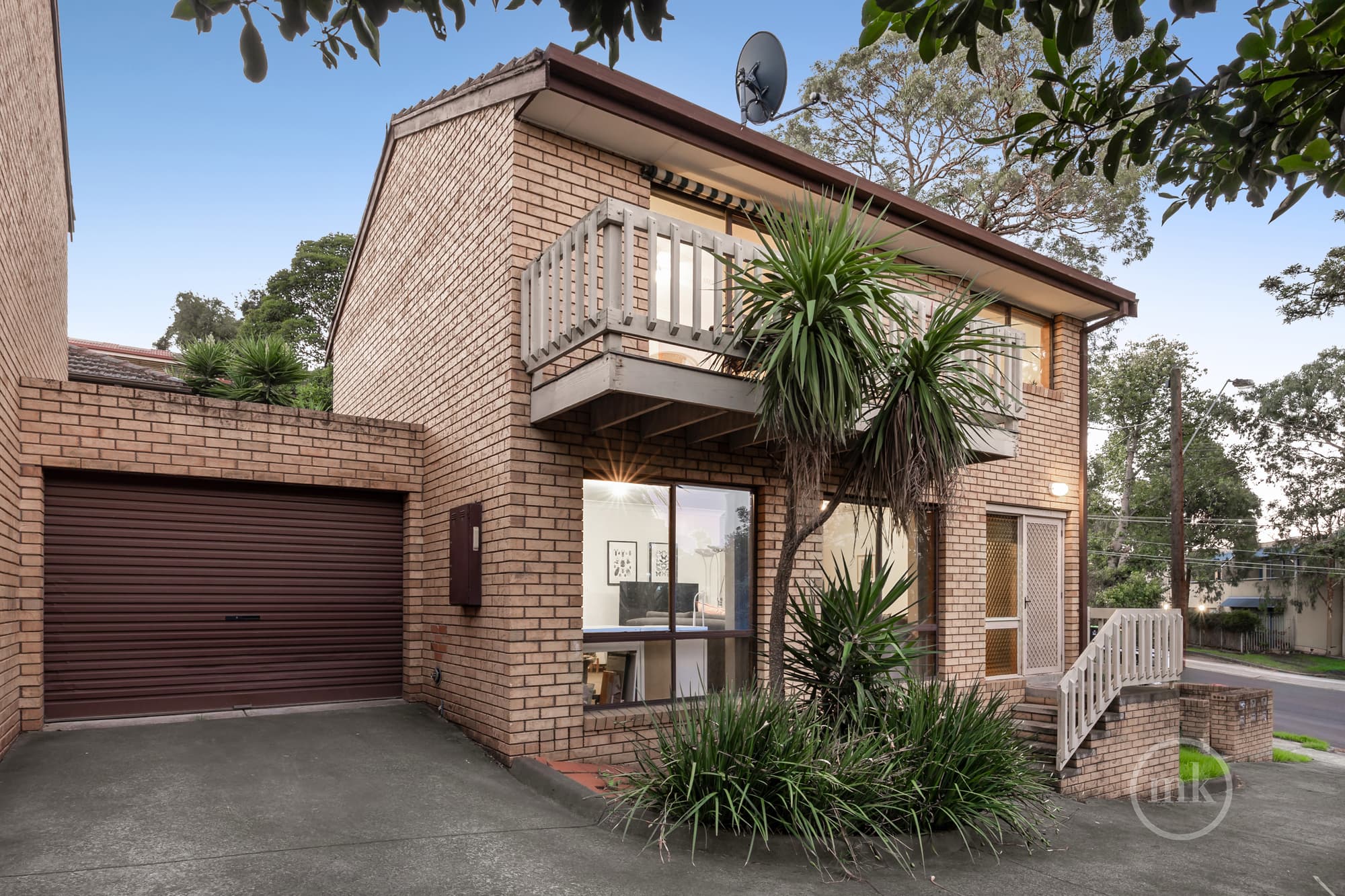 1/11 Grimshaw Street, Greensborough, Greensborough - Thumbnail 2