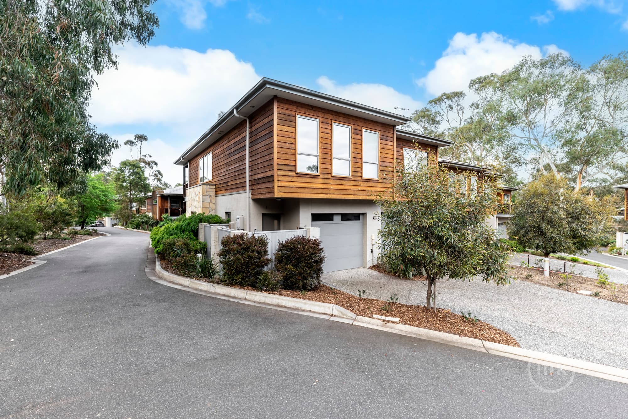 Eltham North, Eltham North - Thumbnail 2