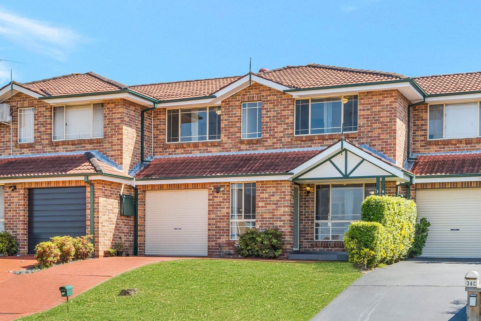 2/36 Sanderling Street, Hinchinbrook, Hinchinbrook - Thumbnail 2