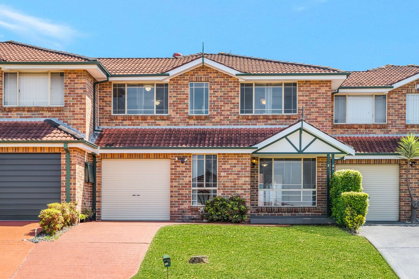 2/36 Sanderling Street, Hinchinbrook, Hinchinbrook - Image 1