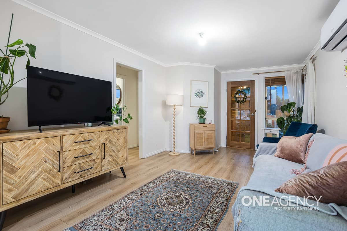 1/41-43 Linden Street, Altona Meadows, Altona Meadows - Thumbnail 2