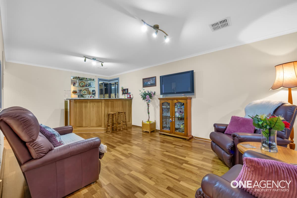 8 Tomkin Court, Altona Meadows, Altona Meadows - Thumbnail 4