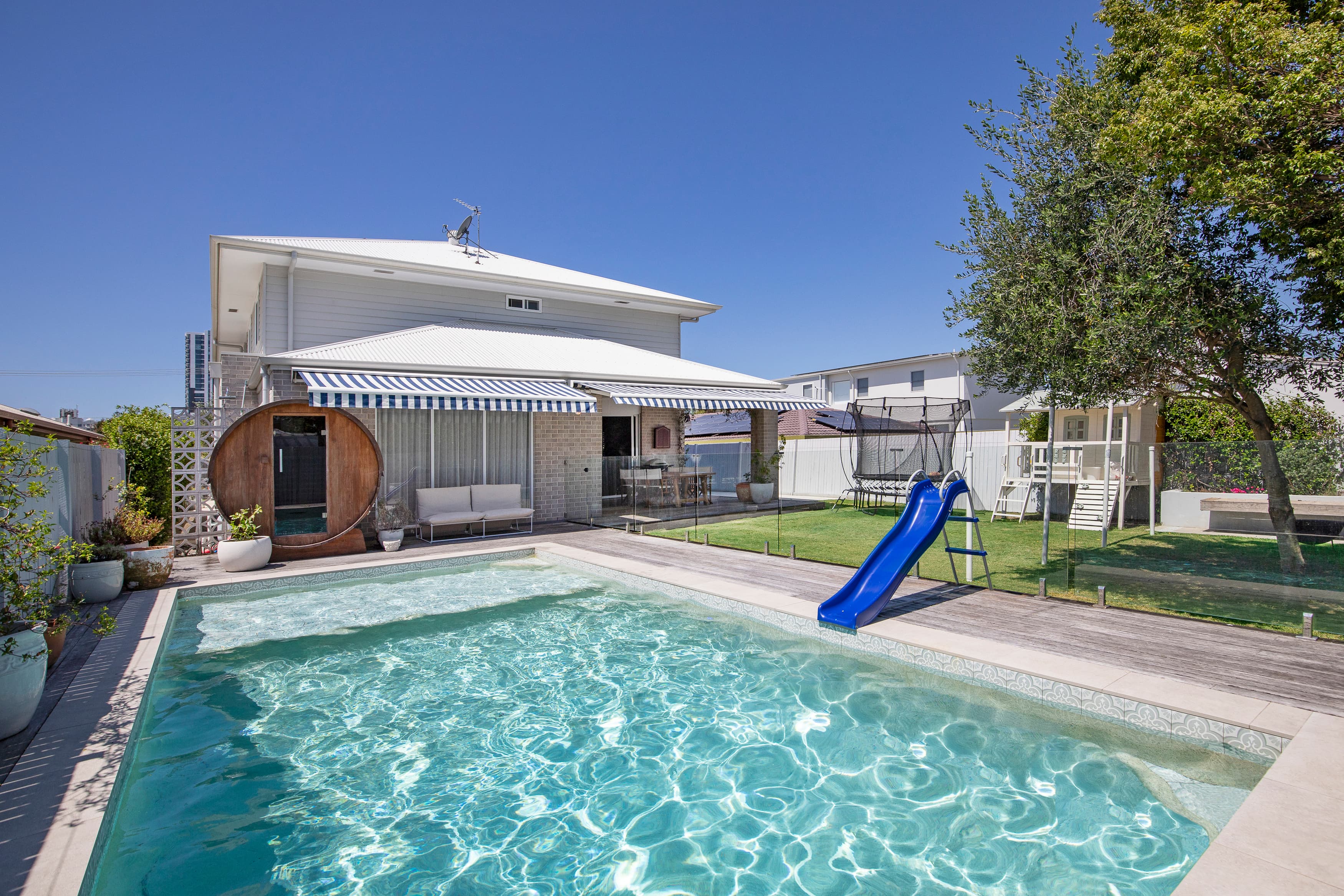 31 Warrina Crescent, Burleigh Waters, Burleigh Waters - Thumbnail 2