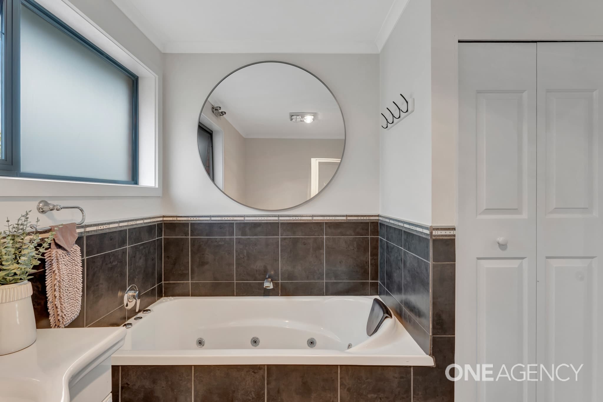 19 Van Diemens Crescent, Park Grove, Park Grove - Thumbnail 8