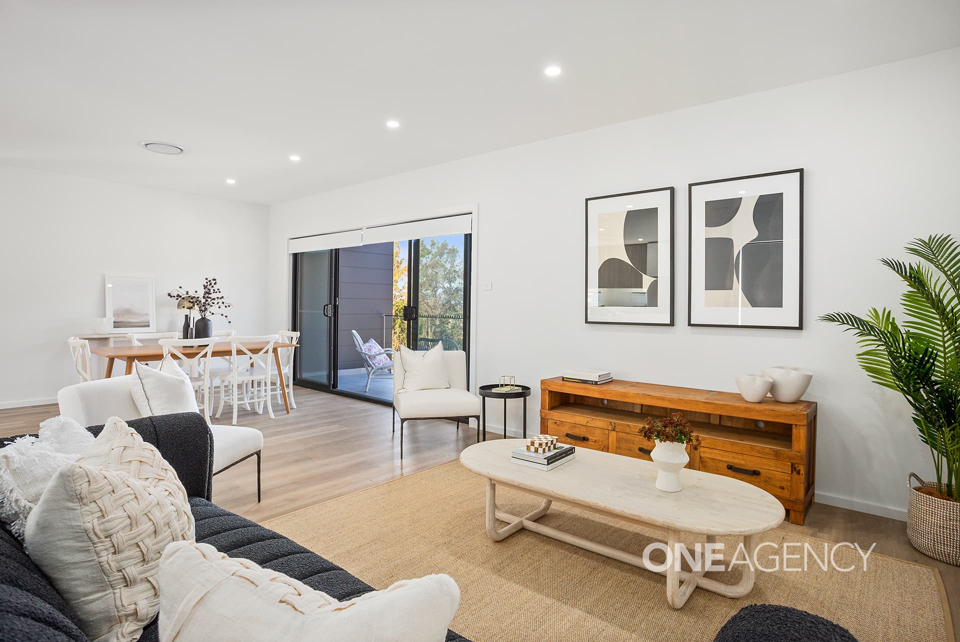 2/11 Hilltop Avenue, Lake Heights, Lake Heights - Thumbnail 2