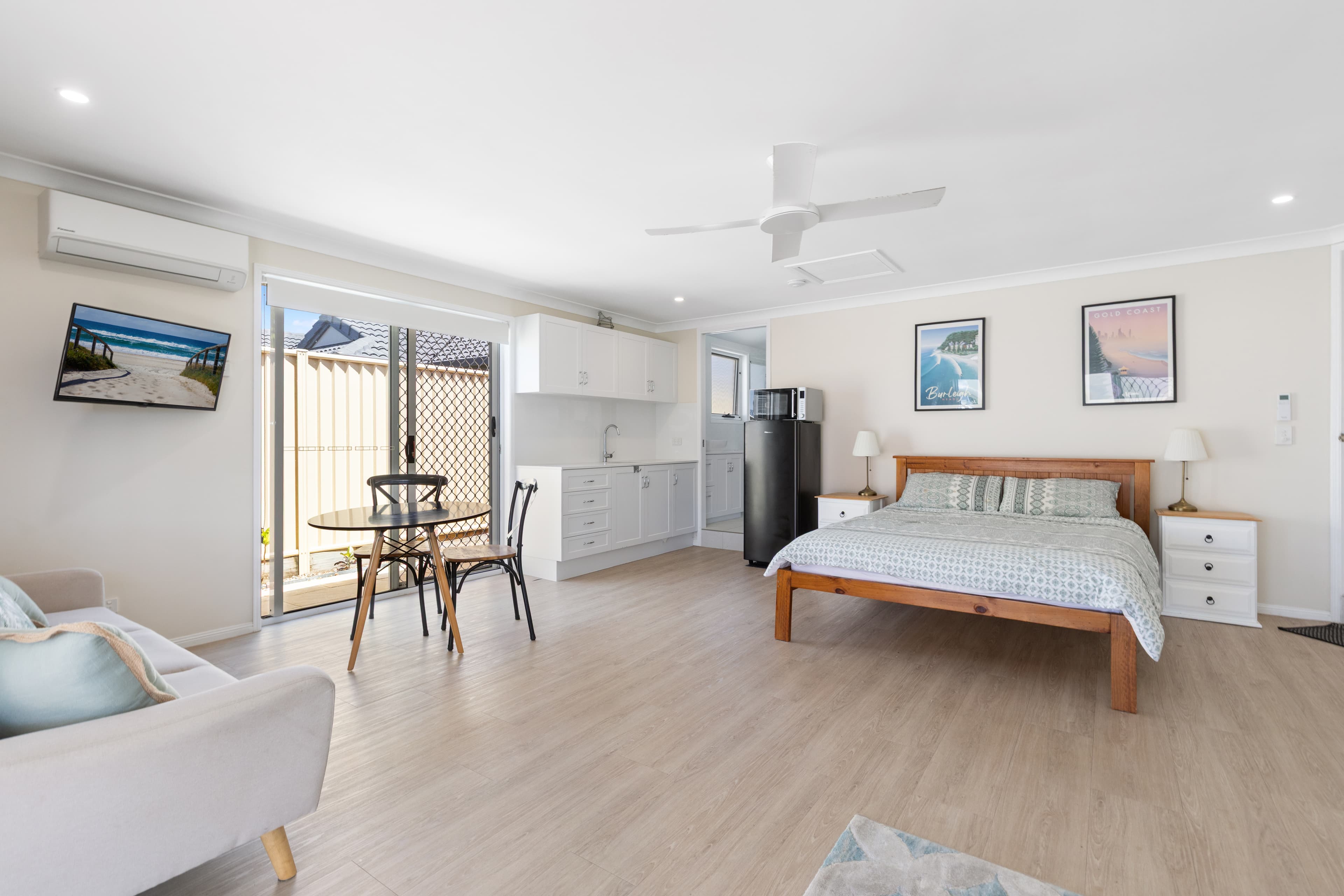 87 Coronet Crescent, Burleigh Waters, Burleigh Waters - Thumbnail 4